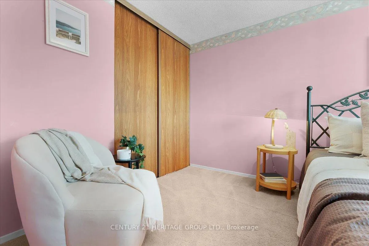 Photo 22 of 126 Garden Crescent, Hamilton, Burkholme — HOMEH
