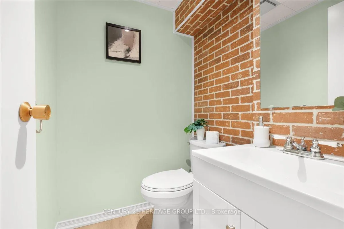 Photo 34 of 126 Garden Crescent, Hamilton, Burkholme — HOMEH