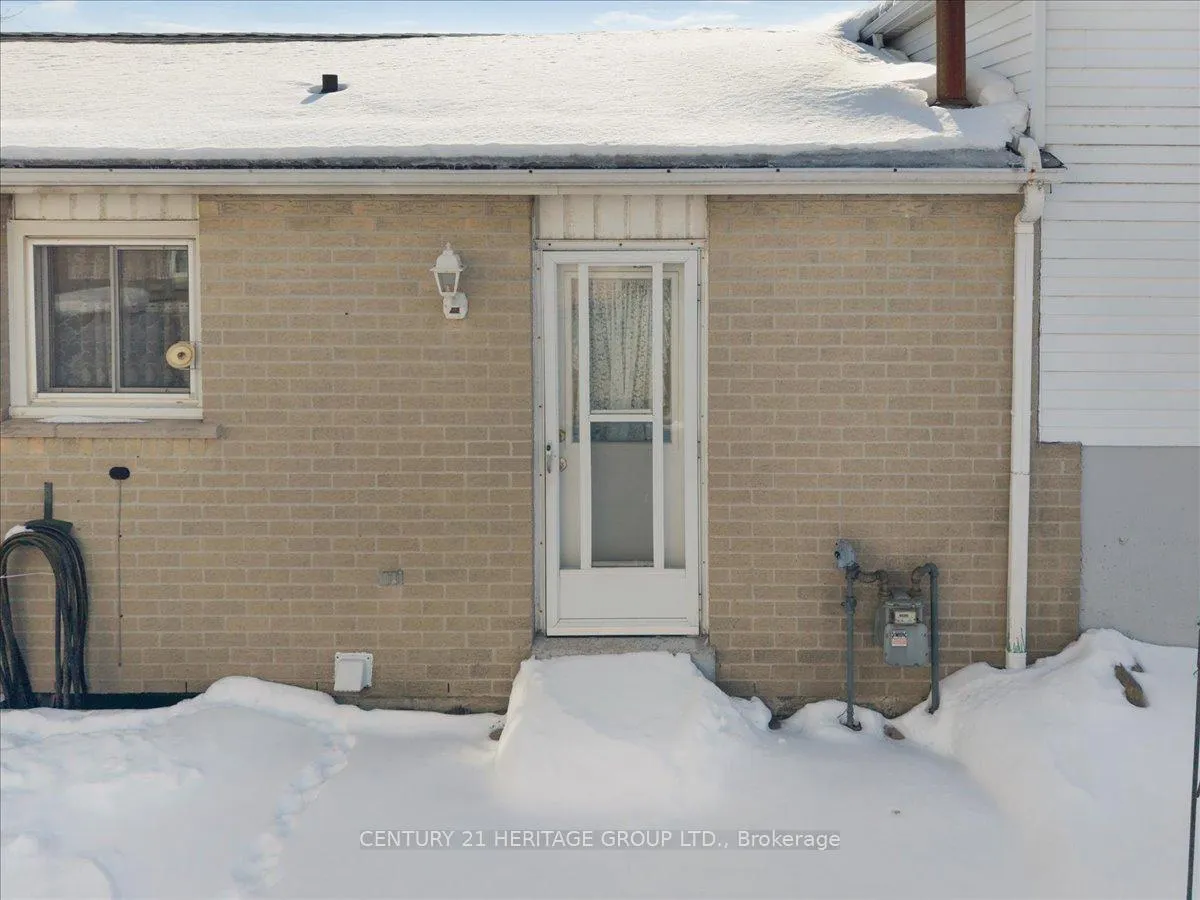 Photo 40 of 126 Garden Crescent, Hamilton, Burkholme — HOMEH