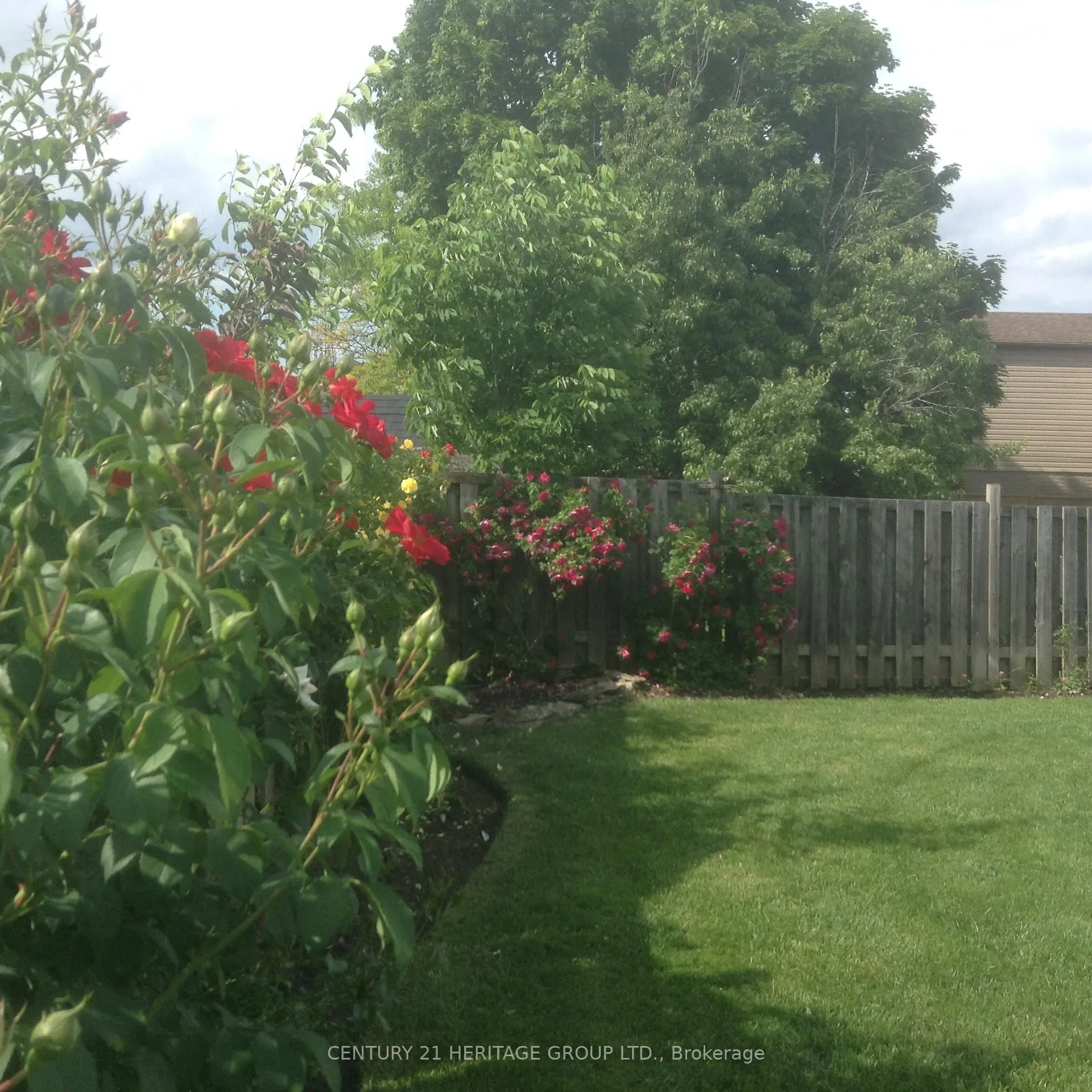Photo 43 of 126 Garden Crescent, Hamilton, Burkholme — HOMEH