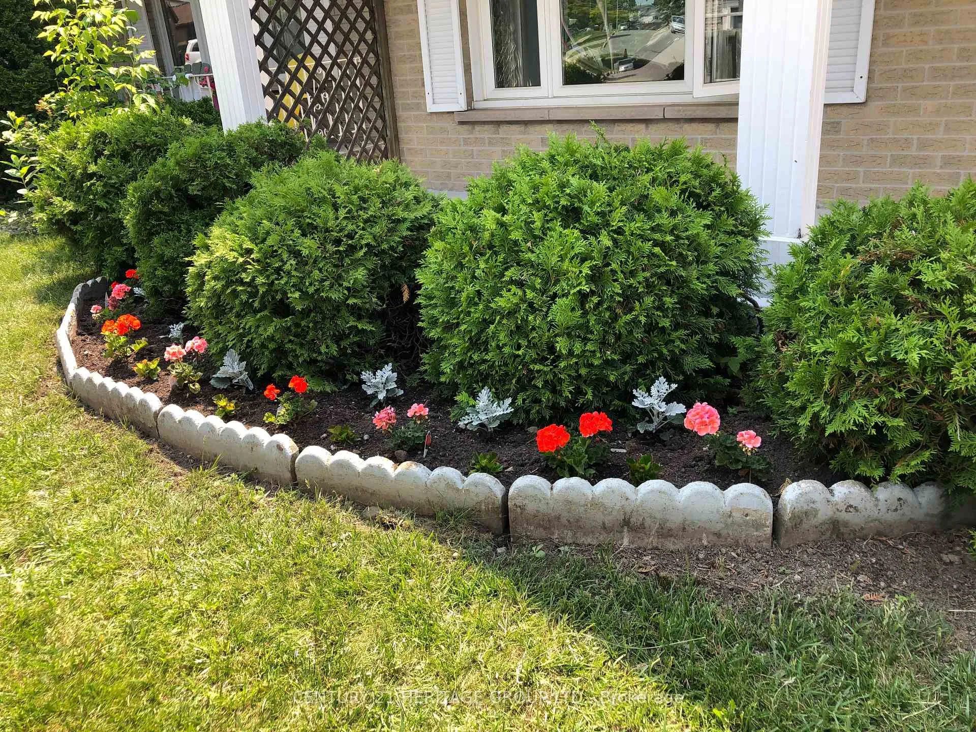 Photo 44 of 126 Garden Crescent, Hamilton, Burkholme — HOMEH
