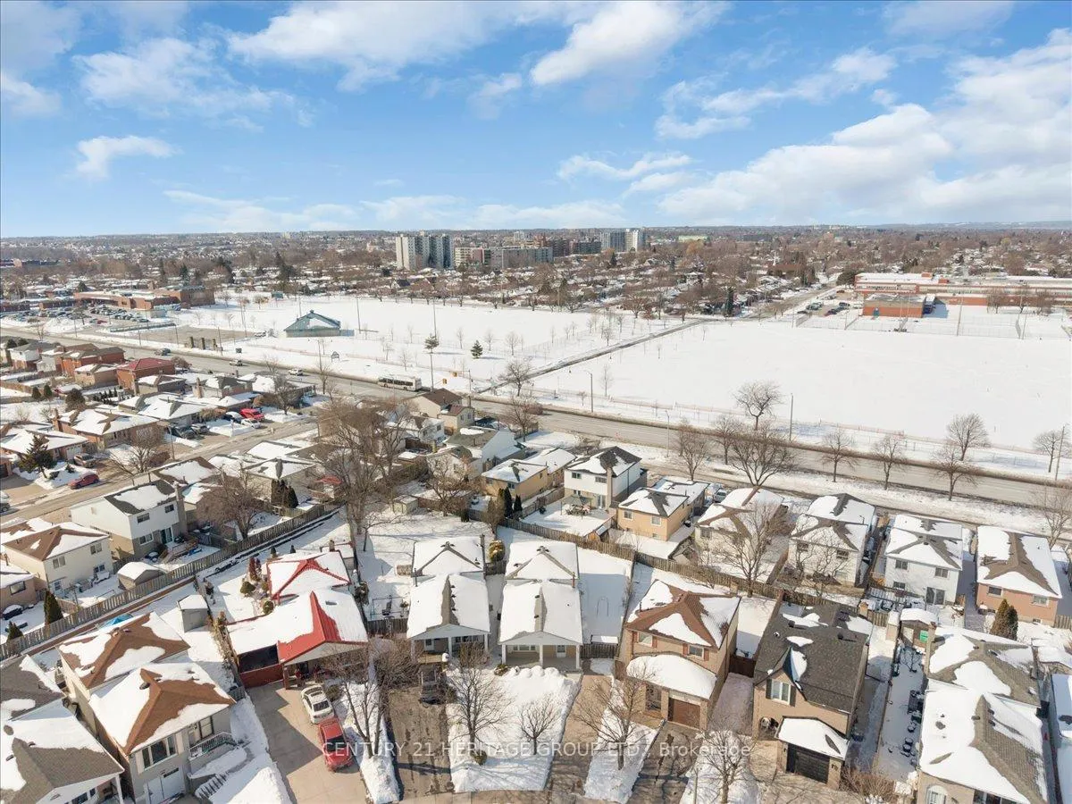 Photo 47 of 126 Garden Crescent, Hamilton, Burkholme — HOMEH