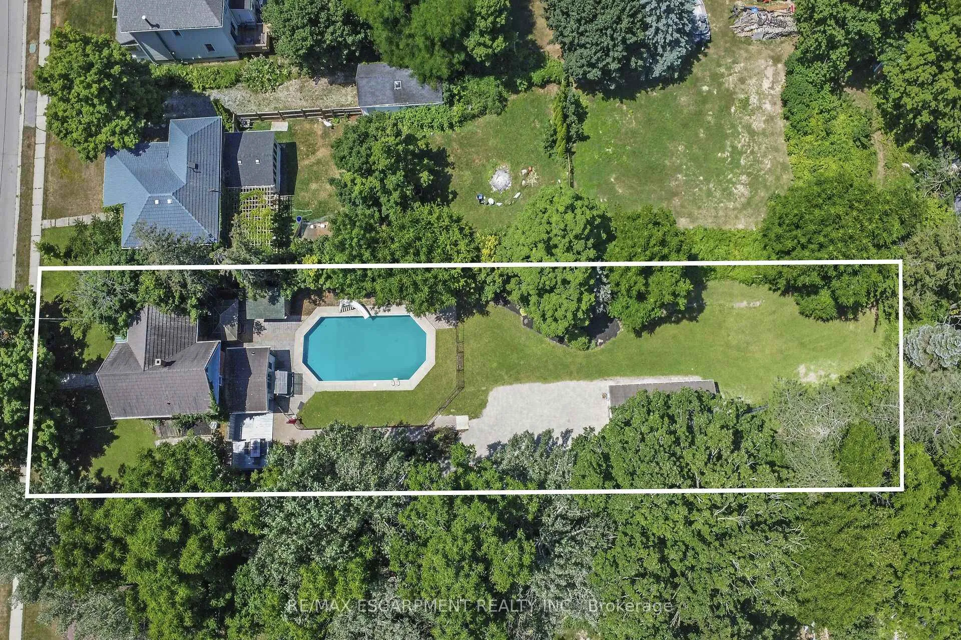 Photo 1 of 94 Sutherland Street W, Haldimand — HOMEH