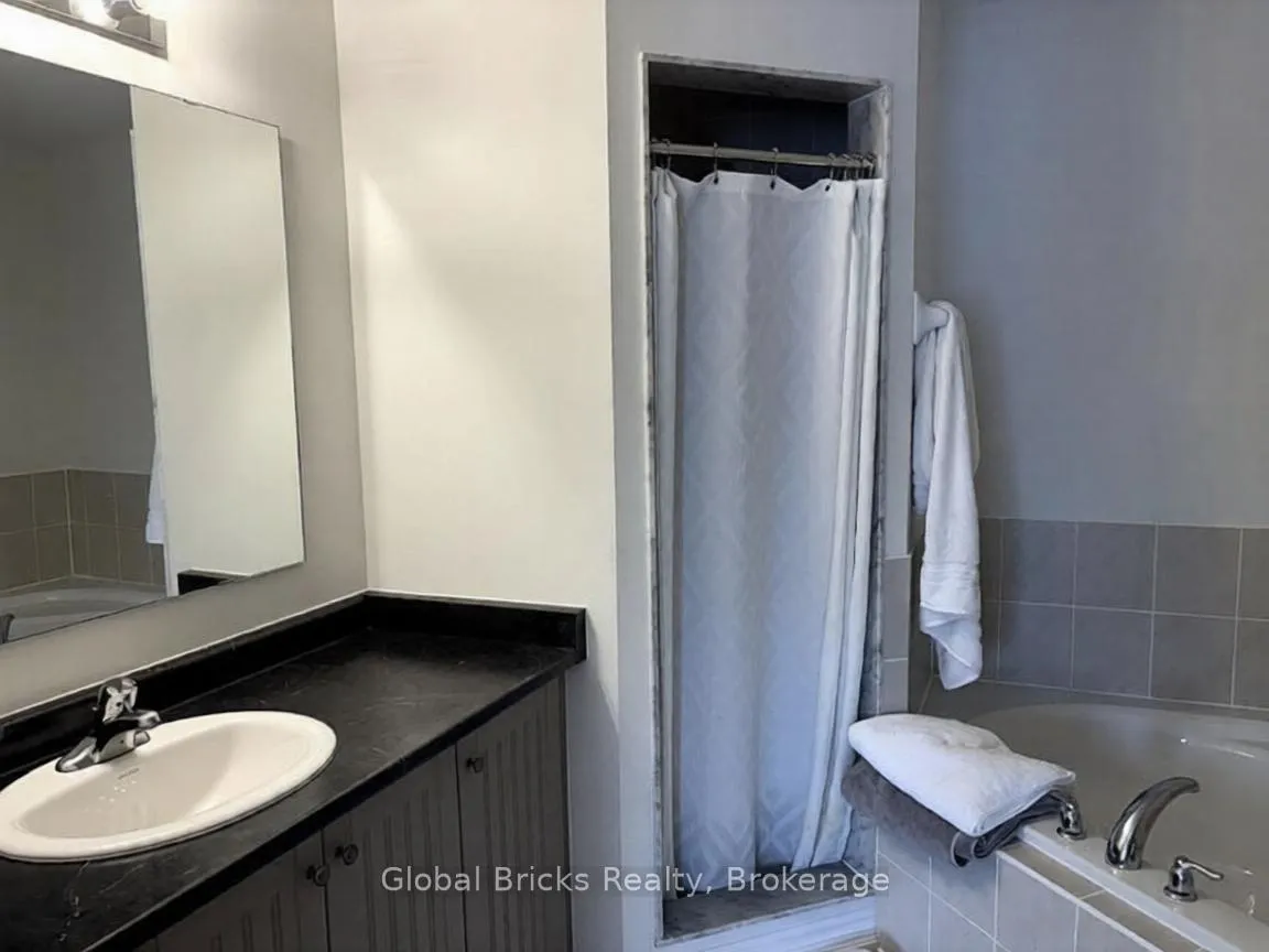 Photo 4 of 92 Baker Road, Thorold, Thorold Downtown — HOMEH