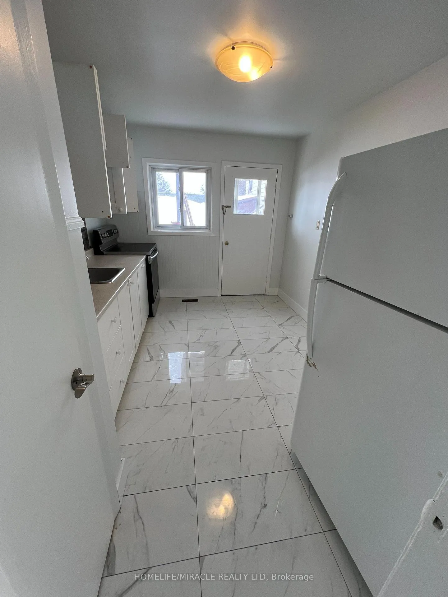 Photo 2 of Unit Unit 2, 270 Clifton Road, Kitchener — HOMEH