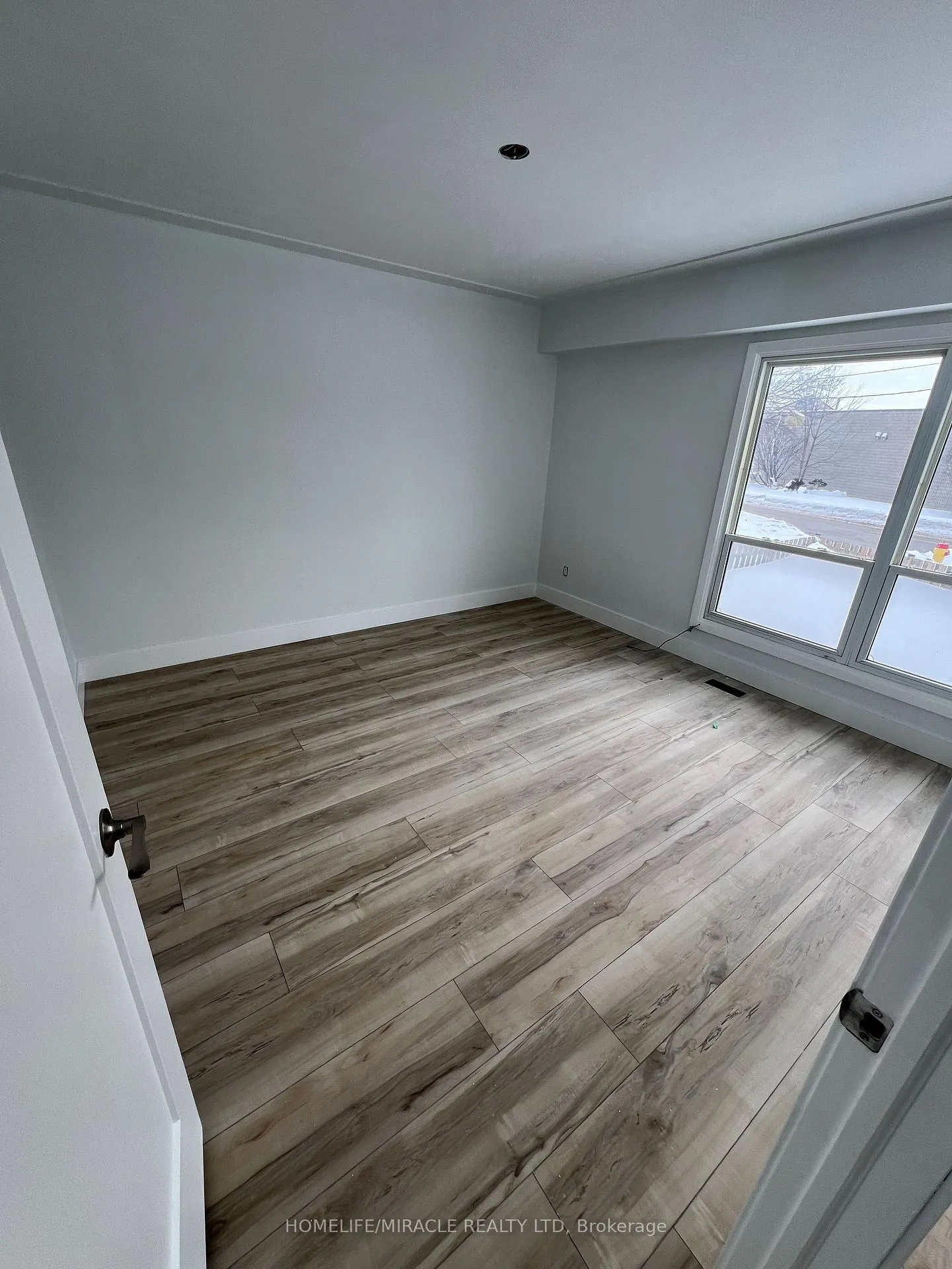 Photo 8 of Unit Unit 2, 270 Clifton Road, Kitchener — HOMEH