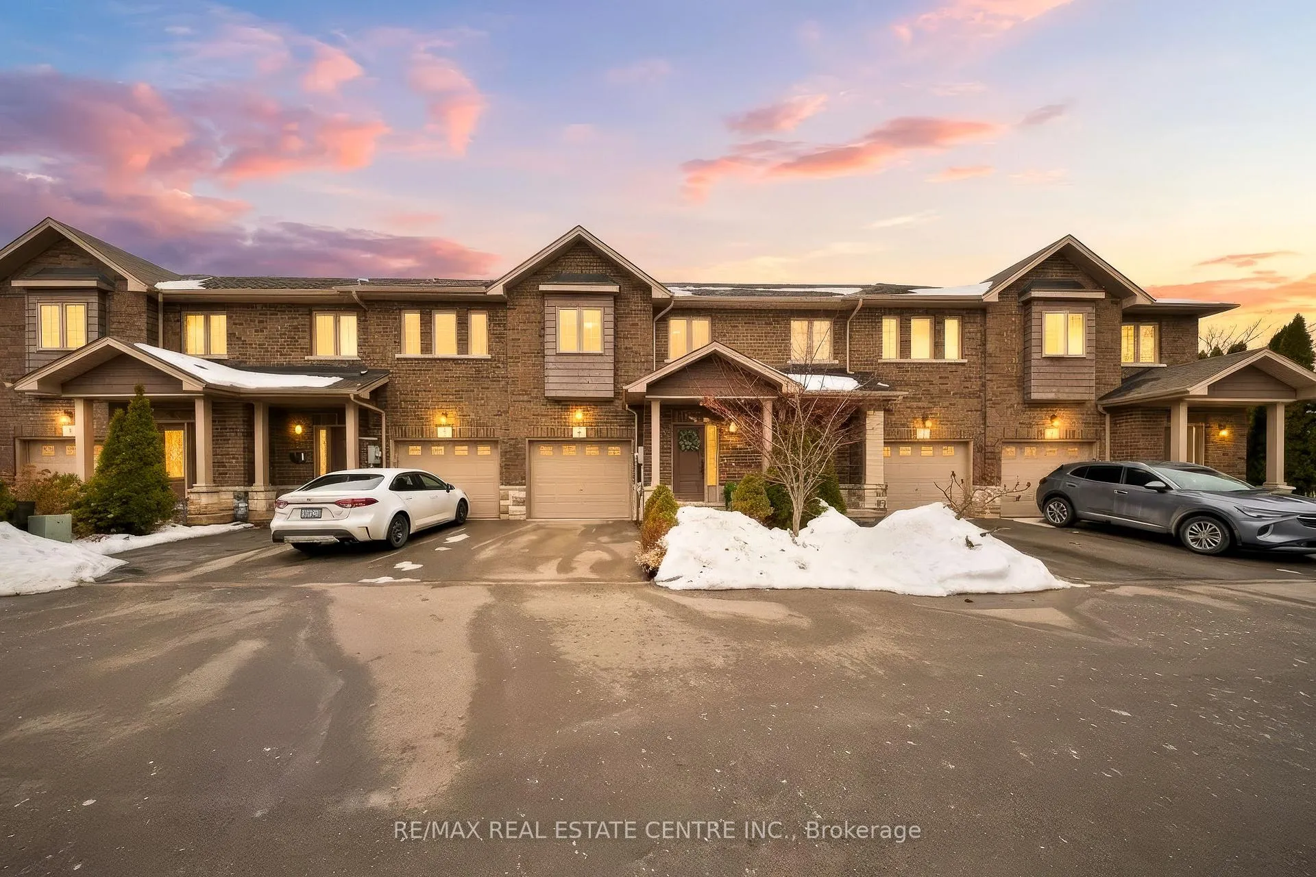 Photo 2 of Unit 3, 43 Kerman Avenue, Grimsby, Grimsby Beach — HOMEH