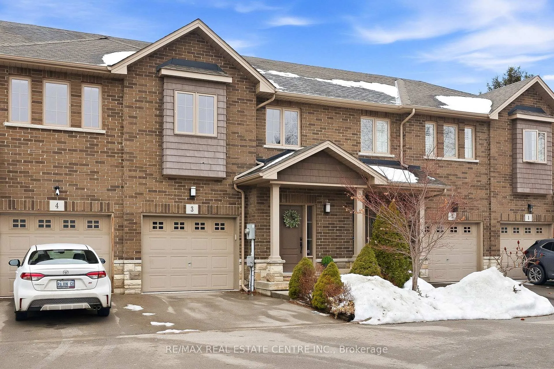 Photo 4 of Unit 3, 43 Kerman Avenue, Grimsby, Grimsby Beach — HOMEH