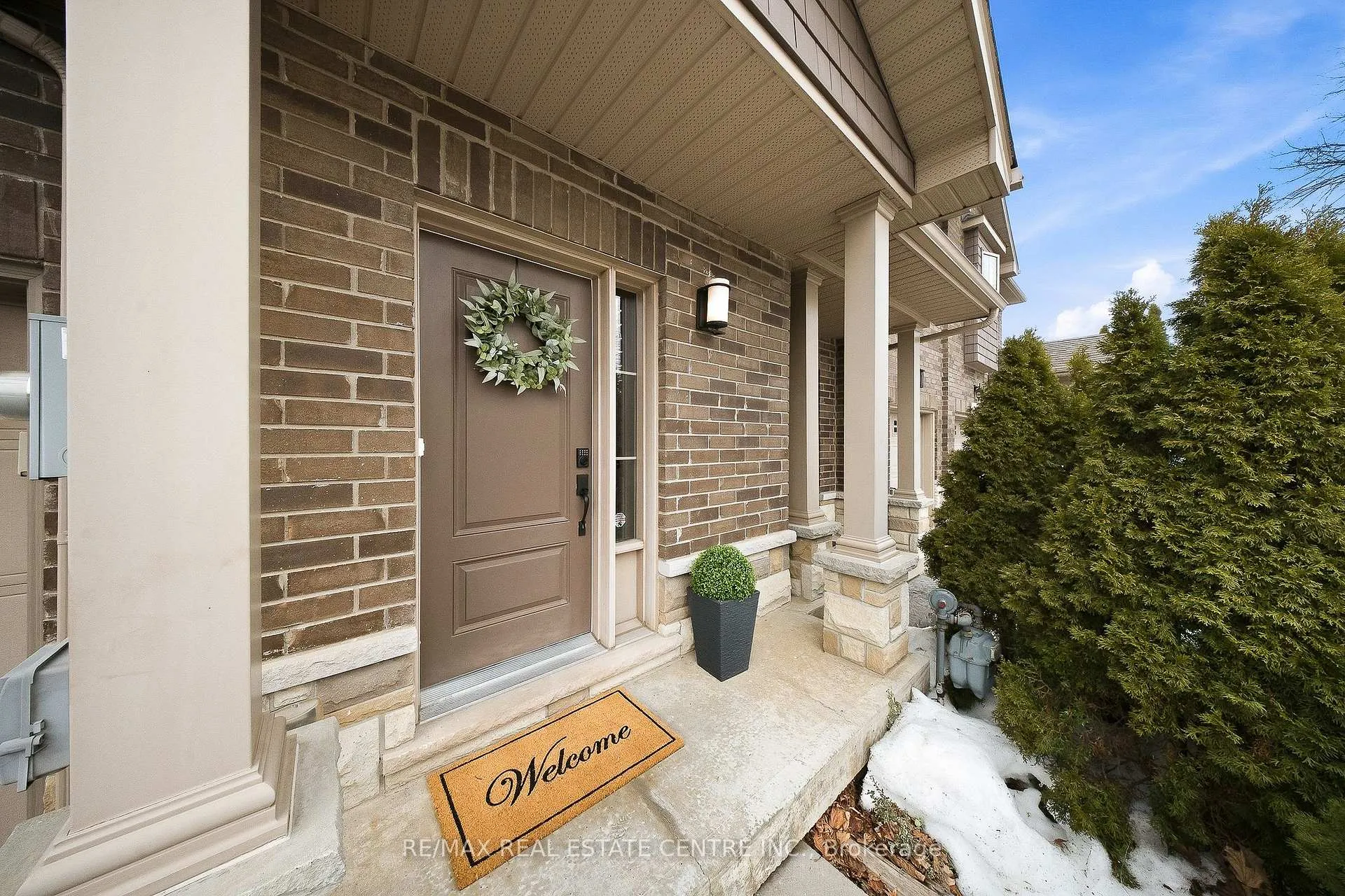 Photo 6 of Unit 3, 43 Kerman Avenue, Grimsby, Grimsby Beach — HOMEH