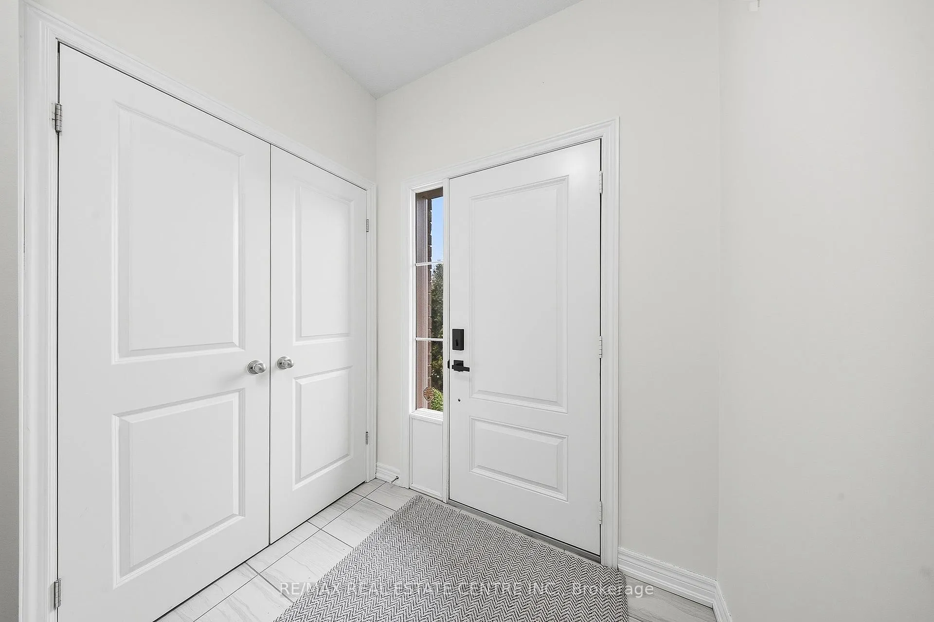 Photo 7 of Unit 3, 43 Kerman Avenue, Grimsby, Grimsby Beach — HOMEH