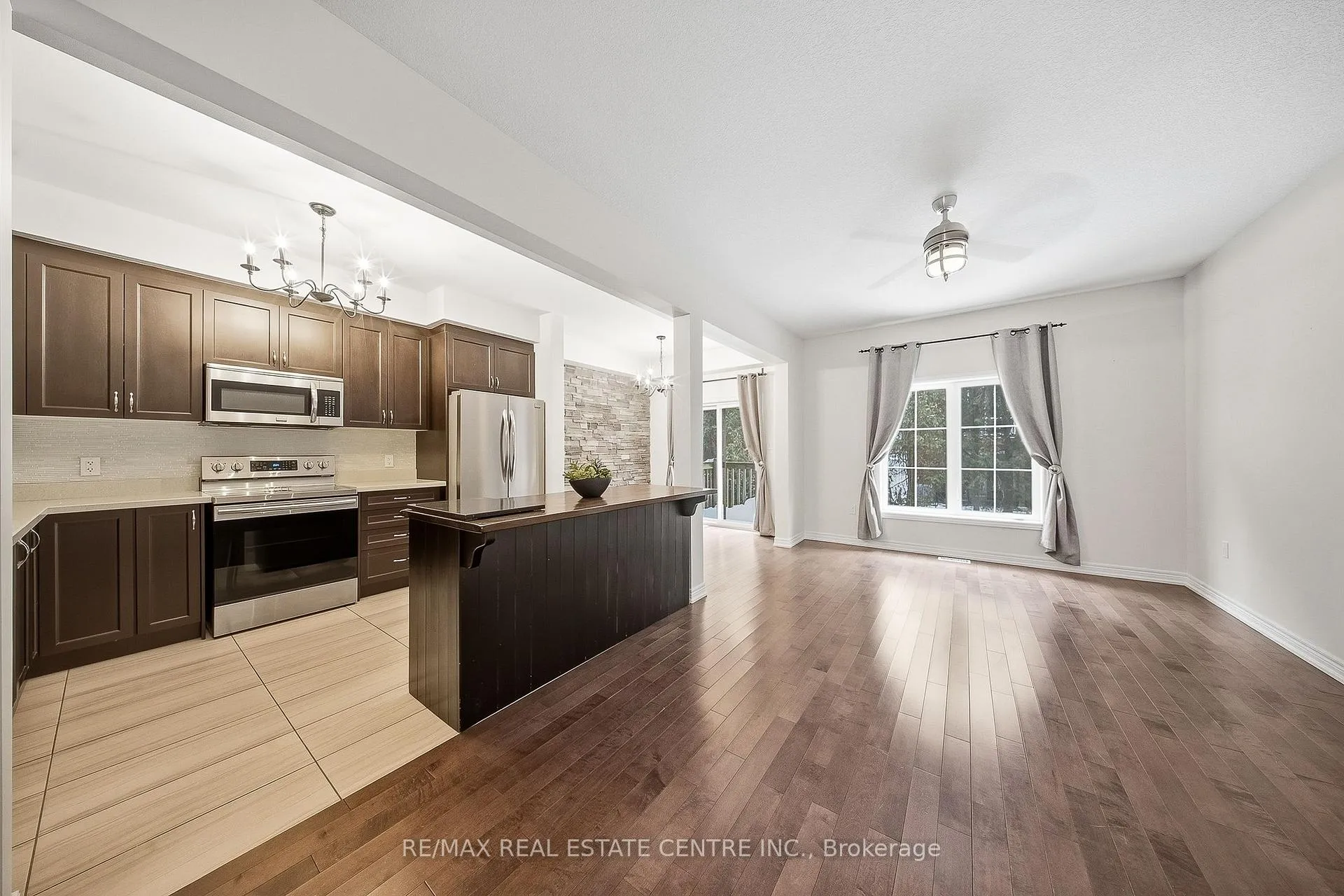 Photo 13 of Unit 3, 43 Kerman Avenue, Grimsby, Grimsby Beach — HOMEH