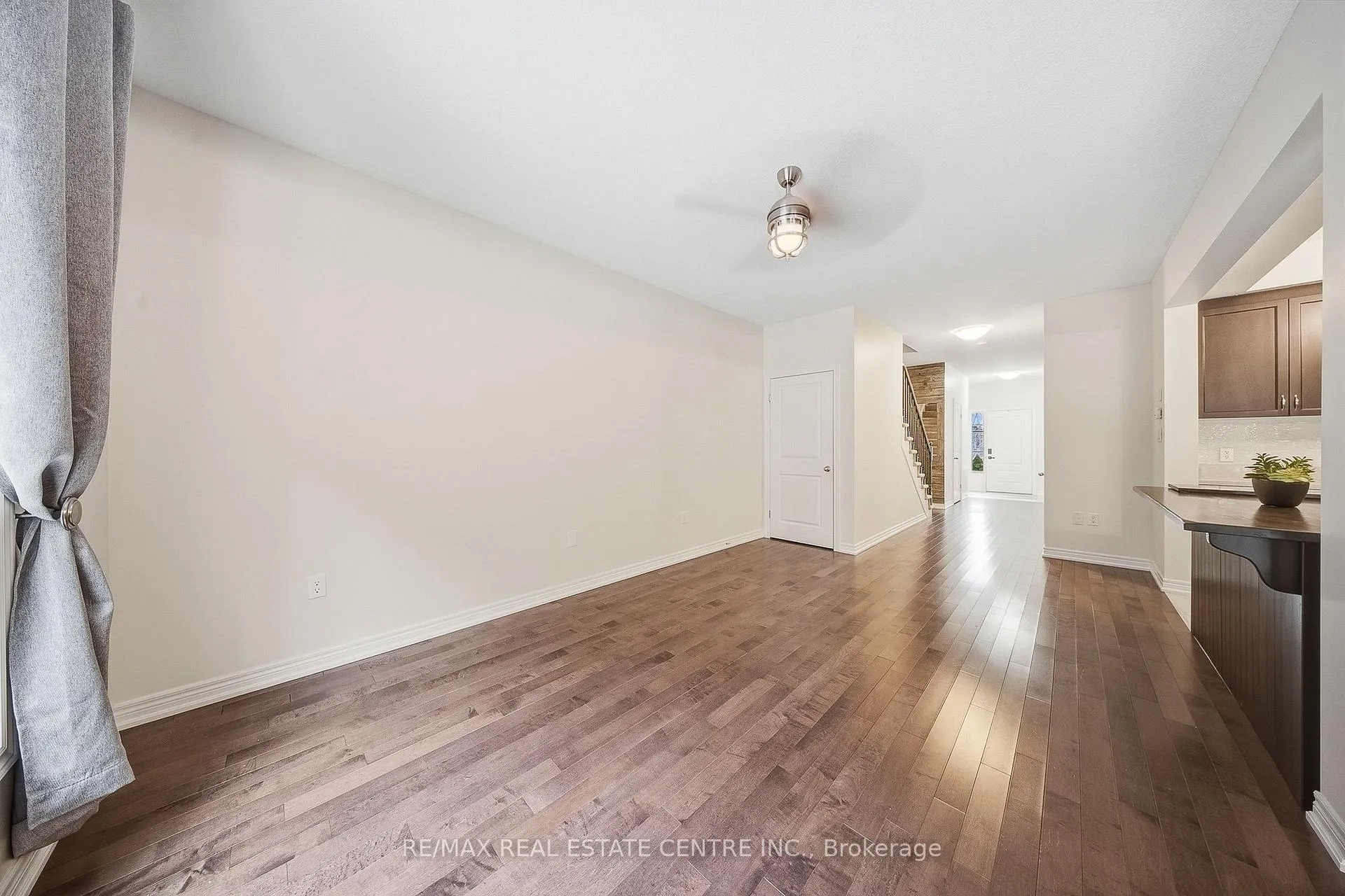 Photo 15 of Unit 3, 43 Kerman Avenue, Grimsby, Grimsby Beach — HOMEH