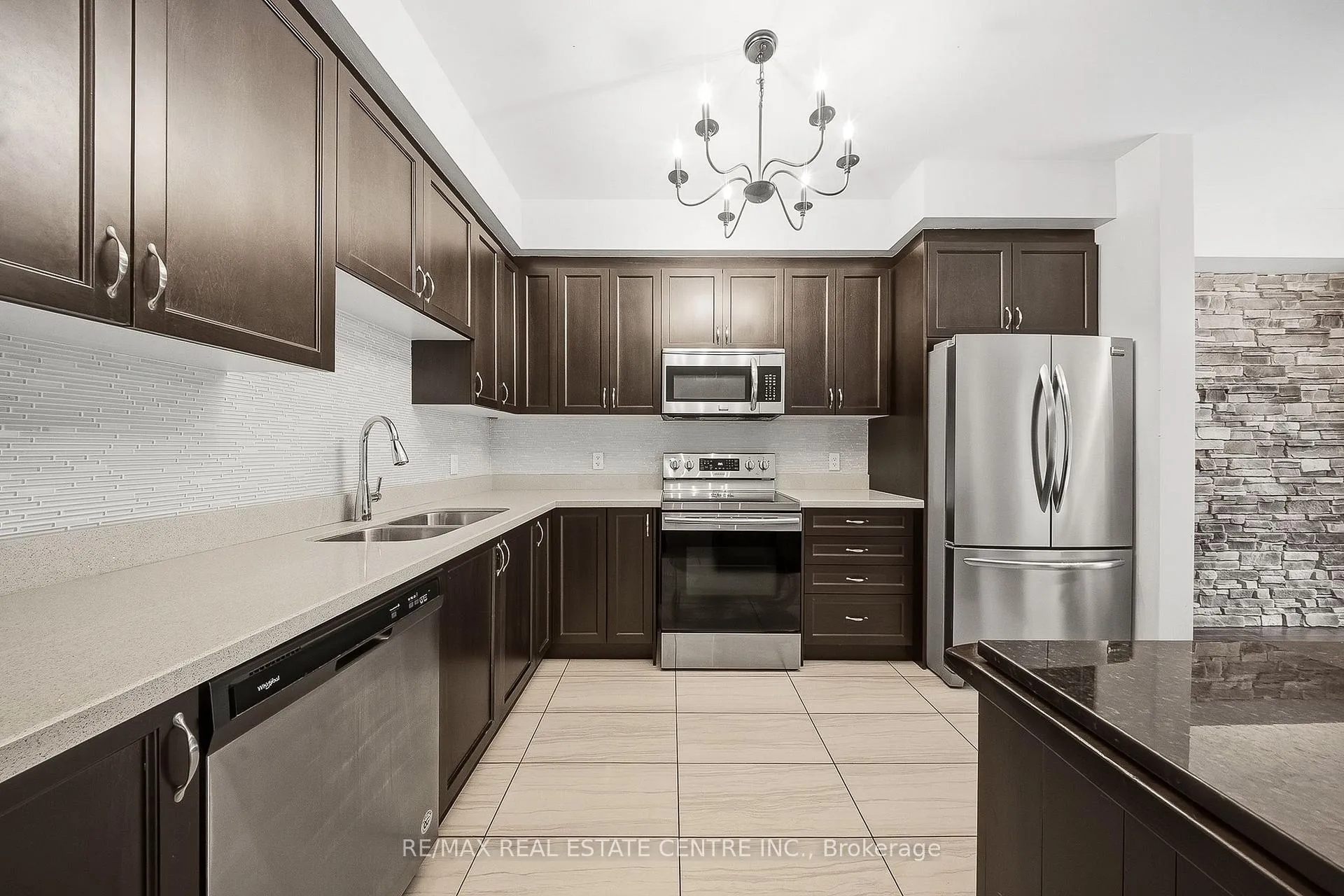 Photo 18 of Unit 3, 43 Kerman Avenue, Grimsby, Grimsby Beach — HOMEH