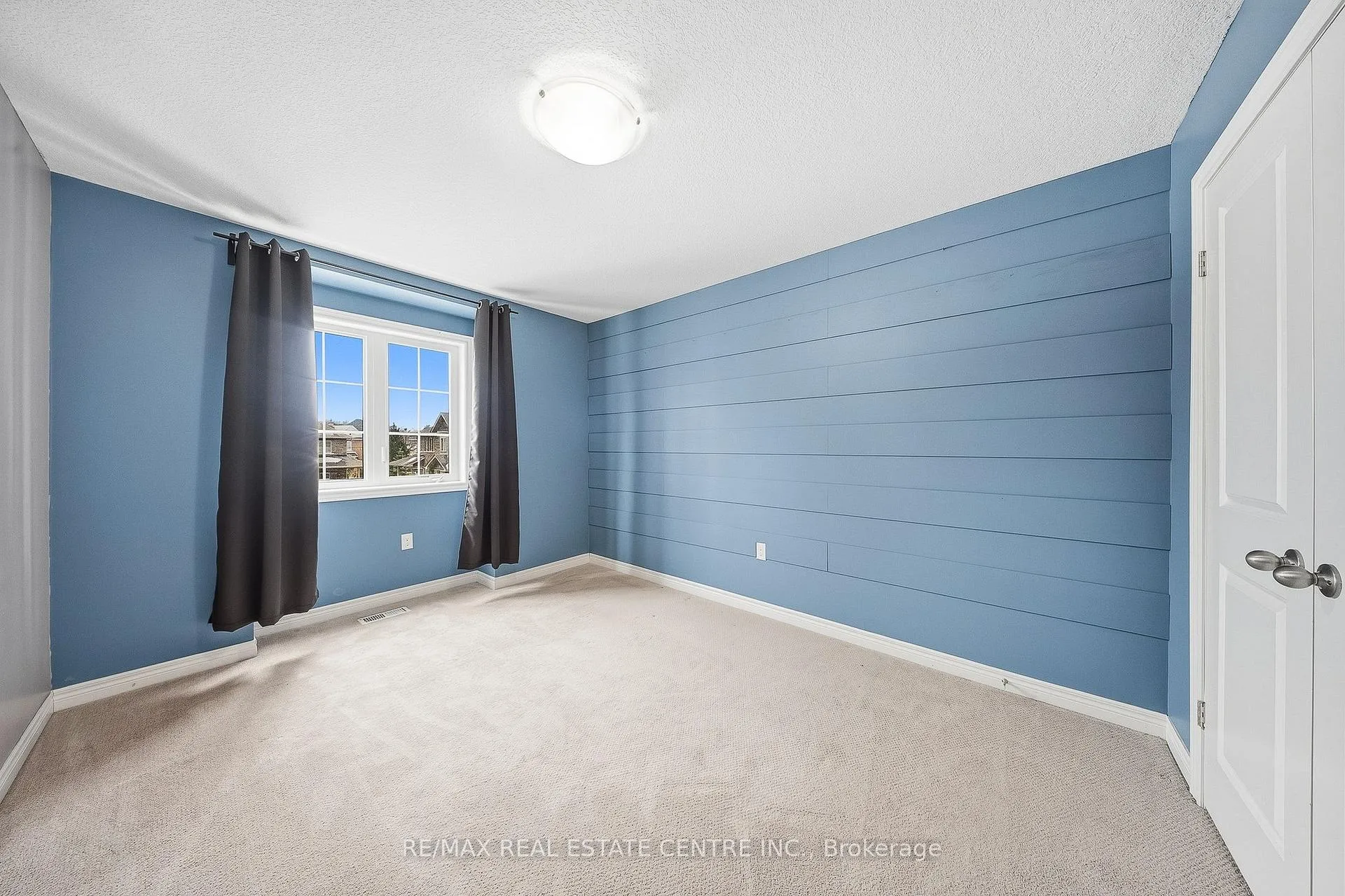 Photo 33 of Unit 3, 43 Kerman Avenue, Grimsby, Grimsby Beach — HOMEH