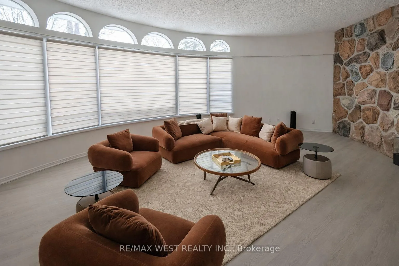 Photo 8 of 25 Ramblewood Drive, Wasaga Beach — HOMEH