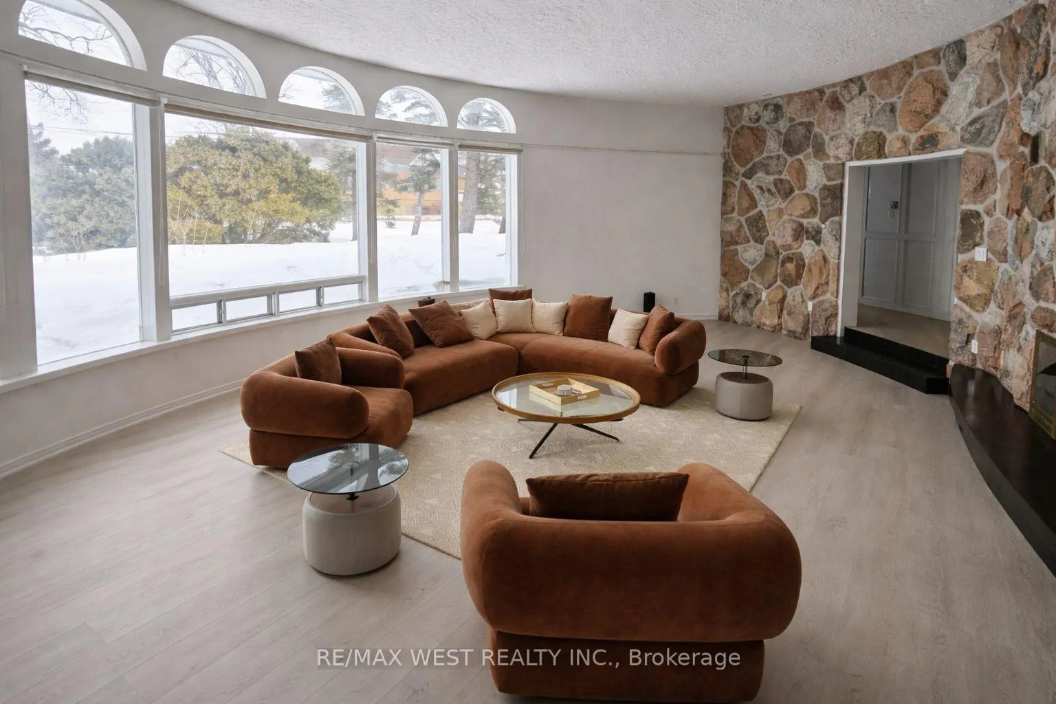 Photo 9 of 25 Ramblewood Drive, Wasaga Beach — HOMEH