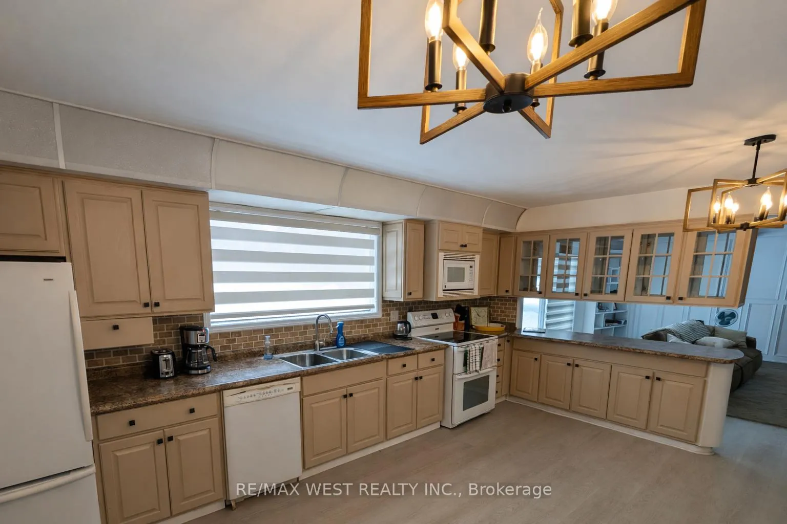 Photo 16 of 25 Ramblewood Drive, Wasaga Beach — HOMEH