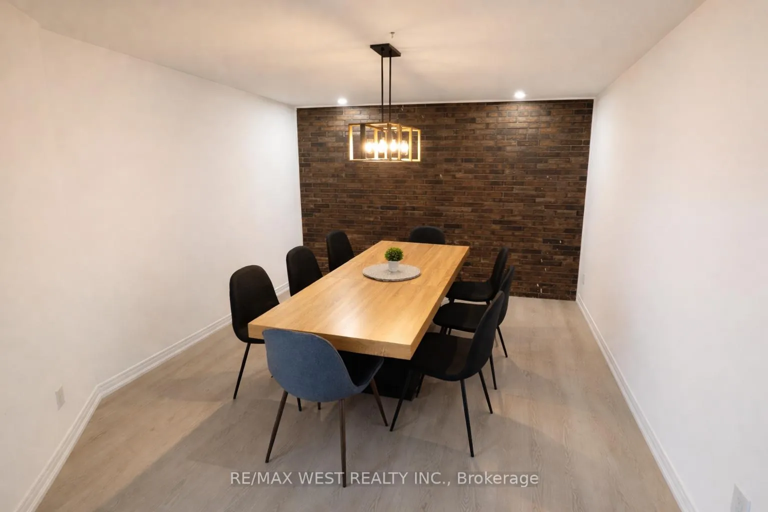 Photo 17 of 25 Ramblewood Drive, Wasaga Beach — HOMEH