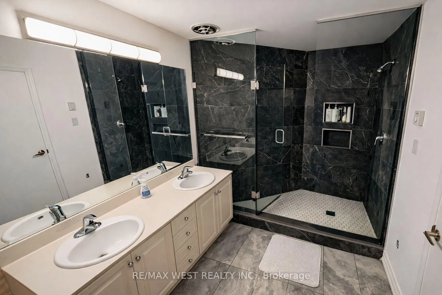 Photo 27 of 25 Ramblewood Drive, Wasaga Beach — HOMEH
