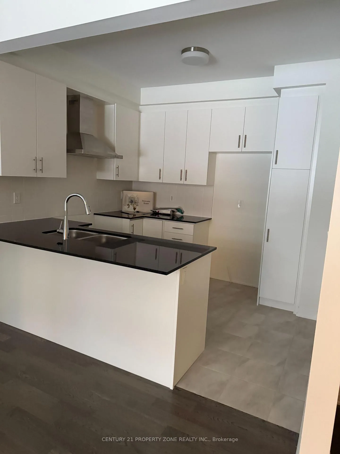 Photo 2 of 23 Kingshill Drive, Brampton, Northwest Brampton — HOMEH