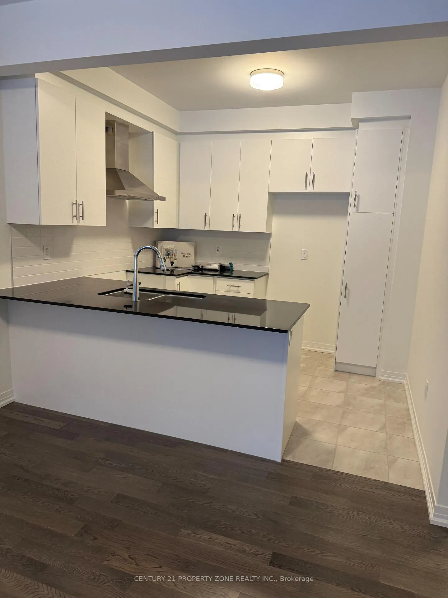 Photo 3 of 23 Kingshill Drive, Brampton, Northwest Brampton — HOMEH