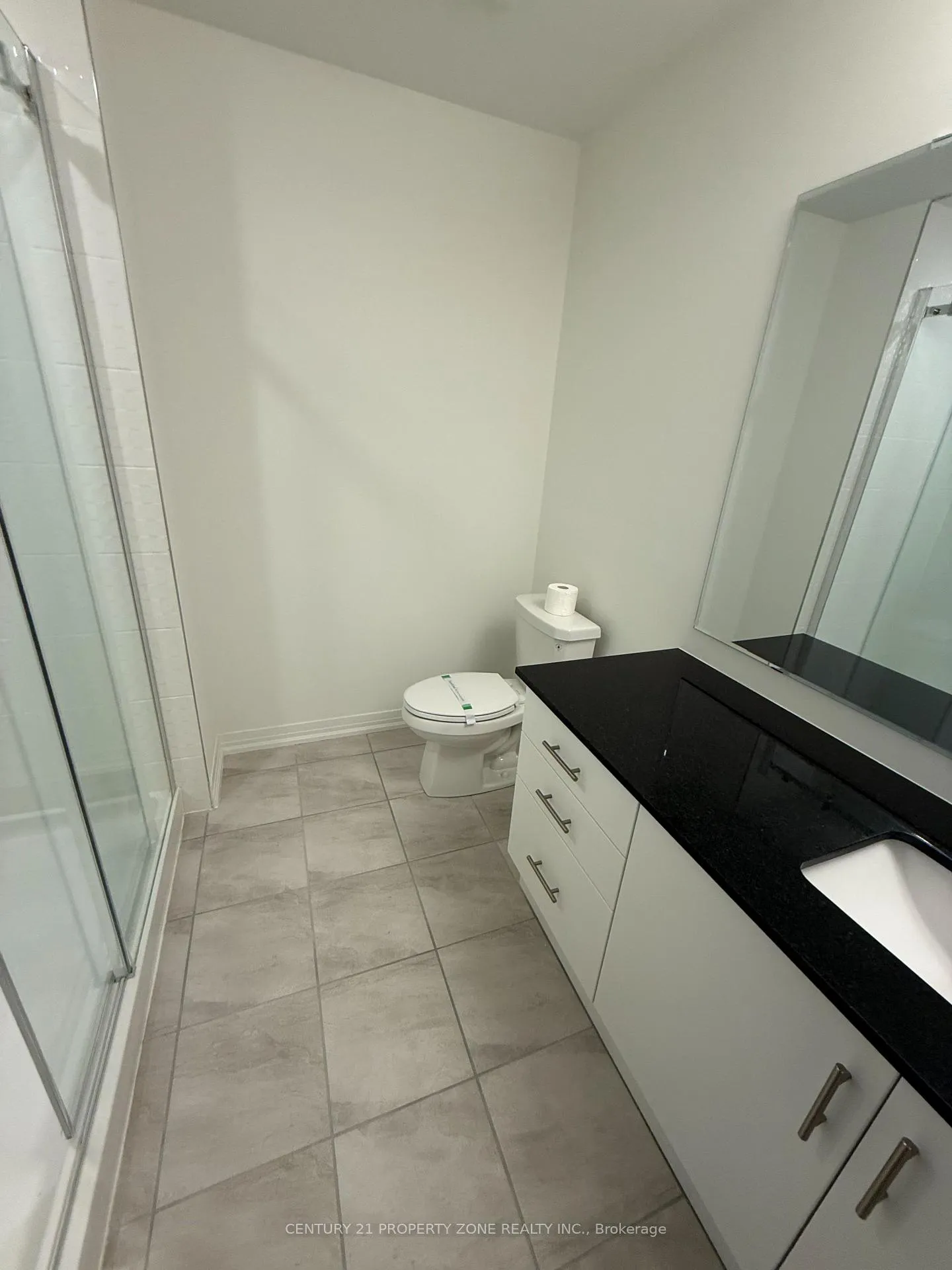 Photo 12 of 23 Kingshill Drive, Brampton, Northwest Brampton — HOMEH