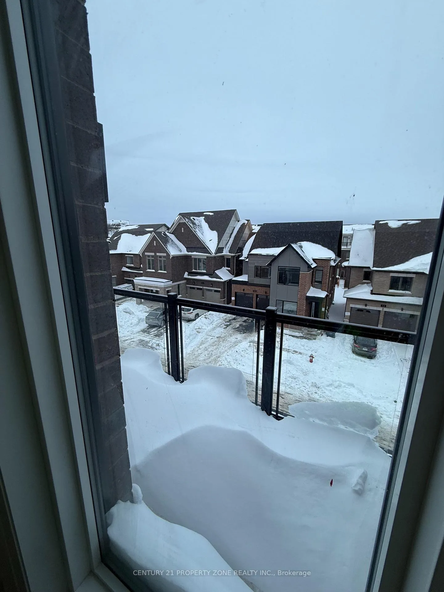 Photo 13 of 23 Kingshill Drive, Brampton, Northwest Brampton — HOMEH