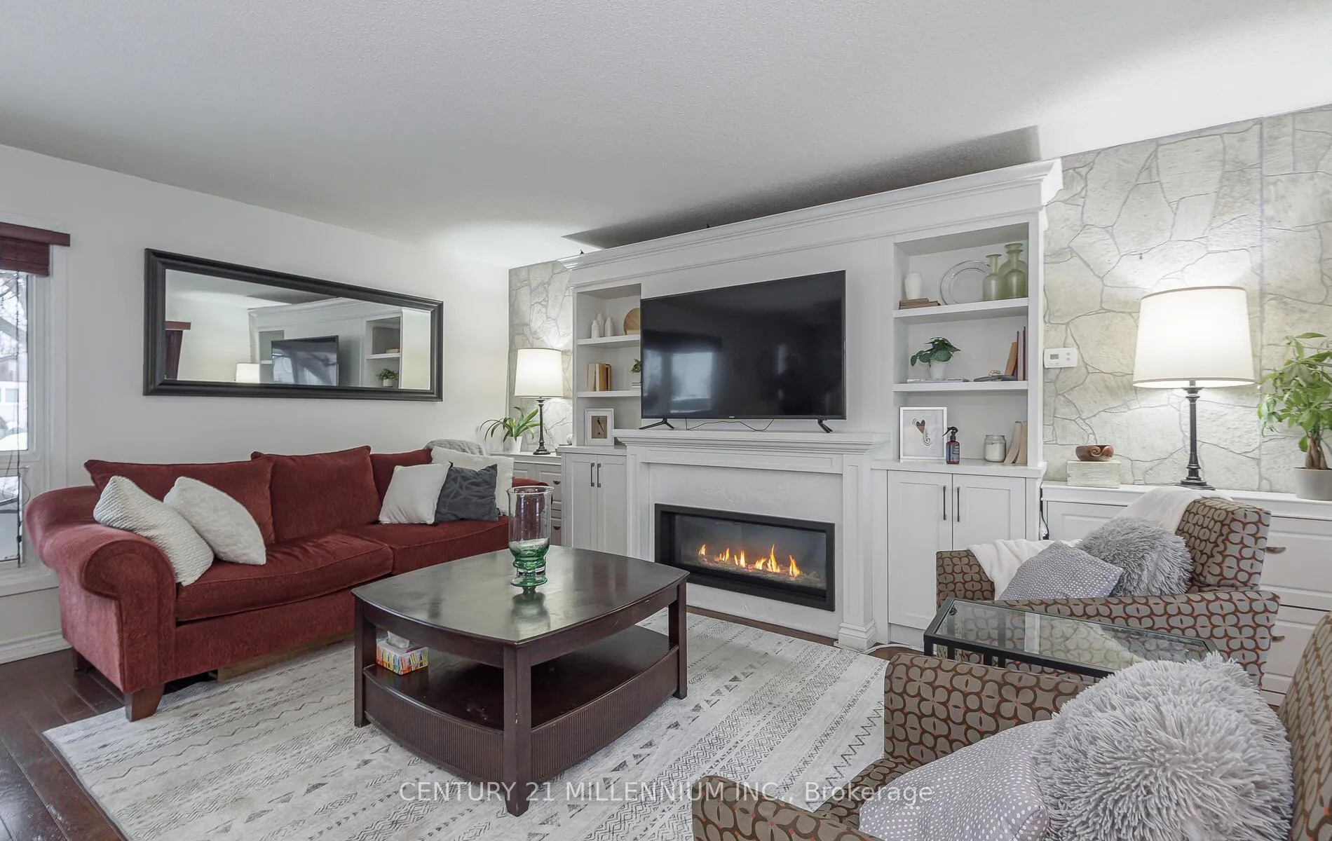 Photo 2 of 4 Heatherside Court, Brampton, Central Park — HOMEH