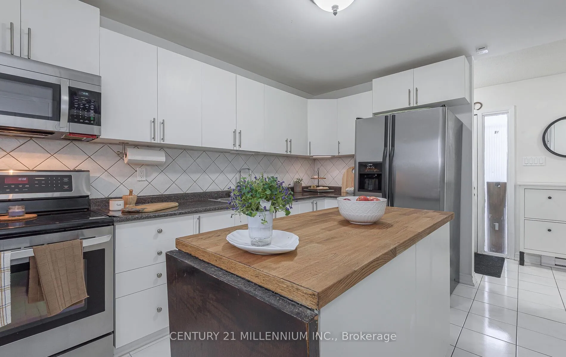 Photo 11 of 4 Heatherside Court, Brampton, Central Park — HOMEH