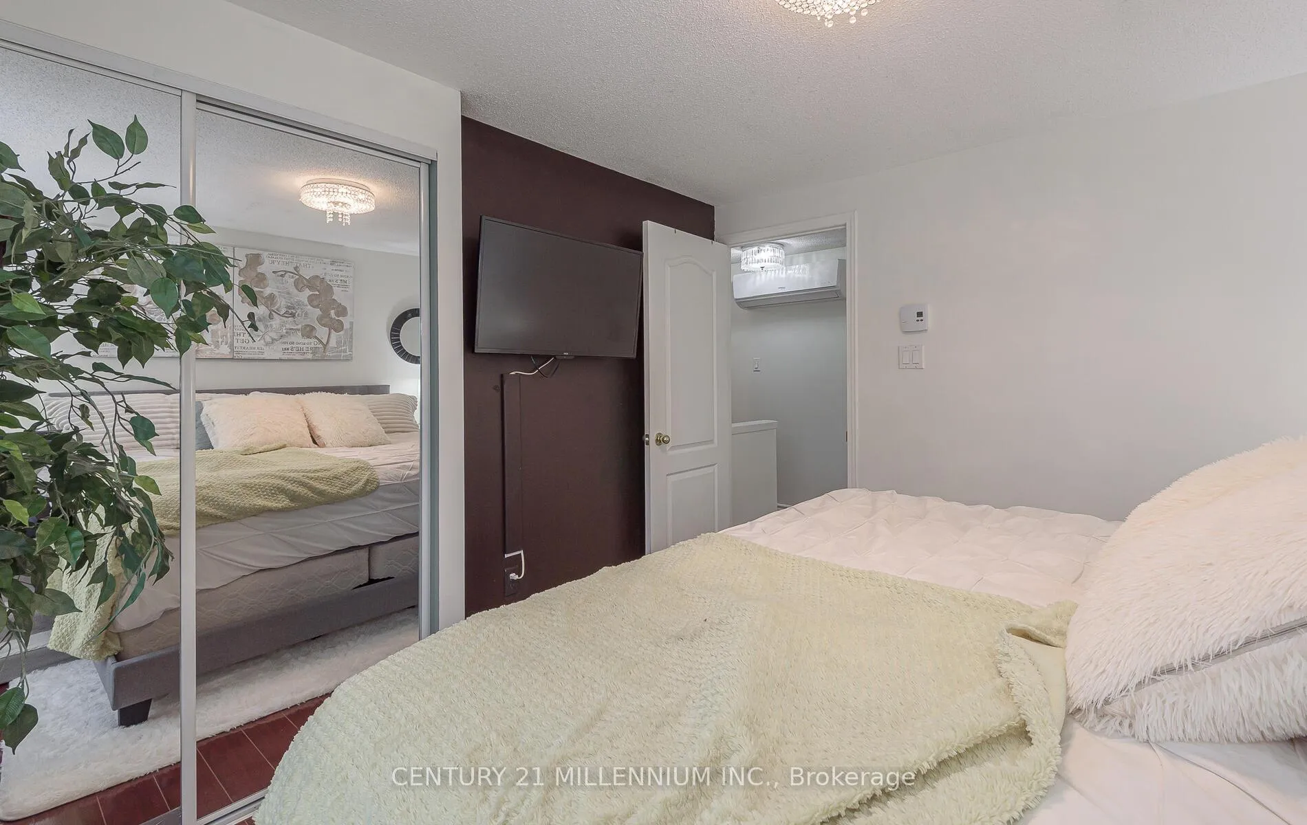 Photo 17 of 4 Heatherside Court, Brampton, Central Park — HOMEH