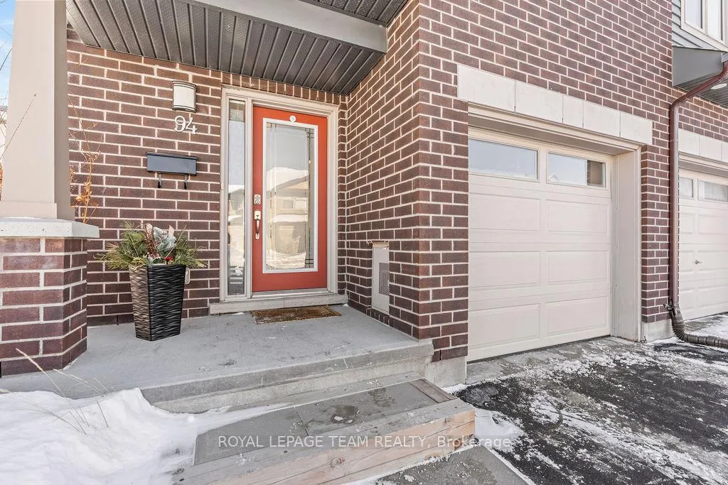 Photo 2 of 94 Nutting Crescent, Ottawa, Riverside South/Gloucester Glen — HOMEH