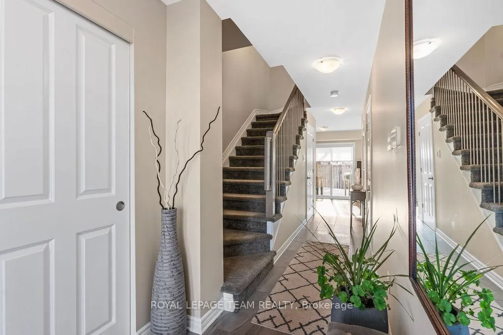 Photo 4 of 94 Nutting Crescent, Ottawa, Riverside South/Gloucester Glen — HOMEH