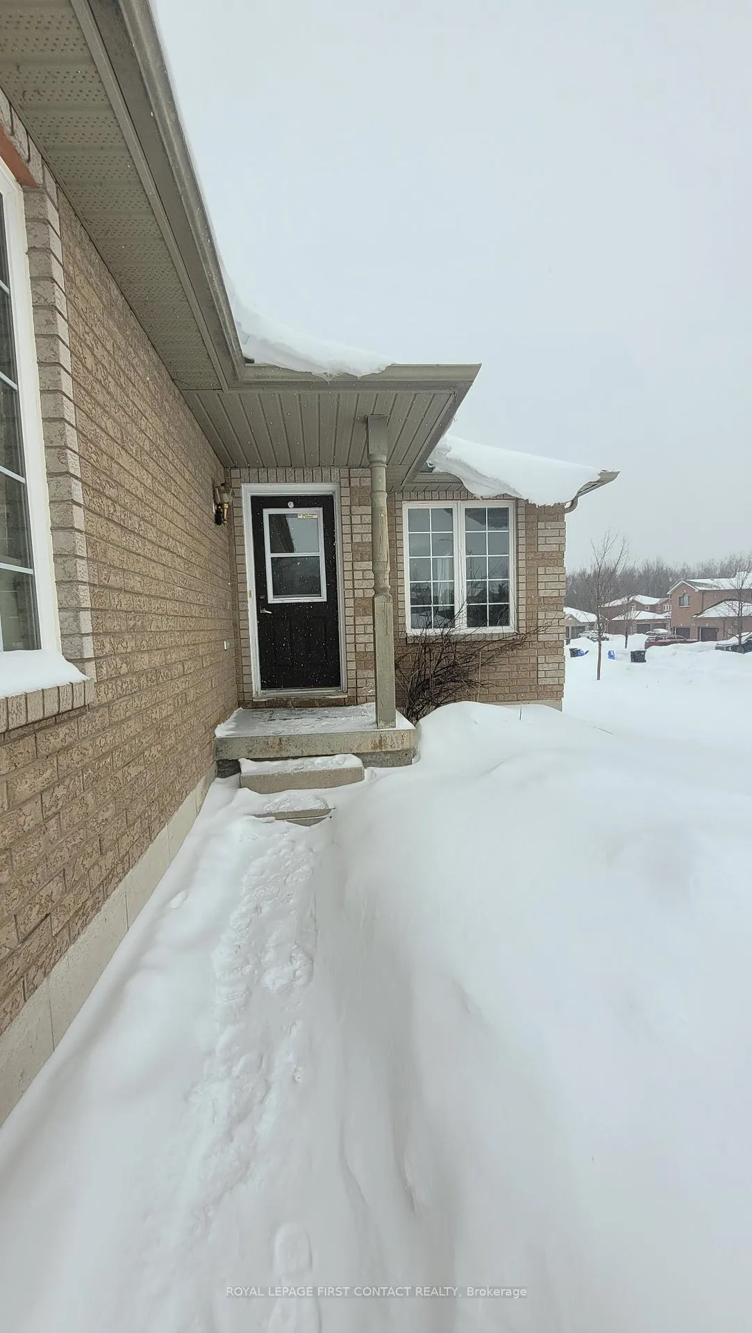 Photo 2 of 82 Shalom Way, Barrie, Painswick South — HOMEH