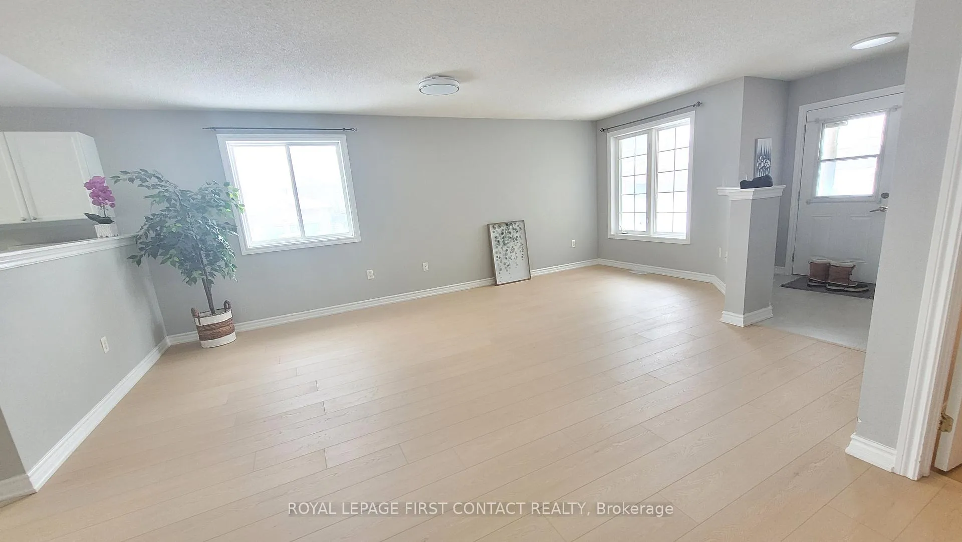 Photo 12 of 82 Shalom Way, Barrie, Painswick South — HOMEH