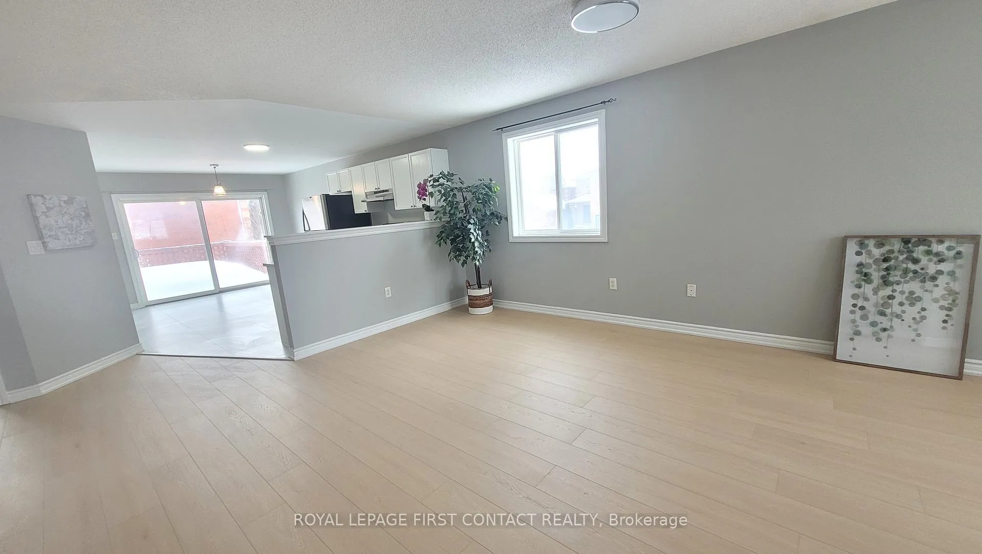 Photo 13 of 82 Shalom Way, Barrie, Painswick South — HOMEH