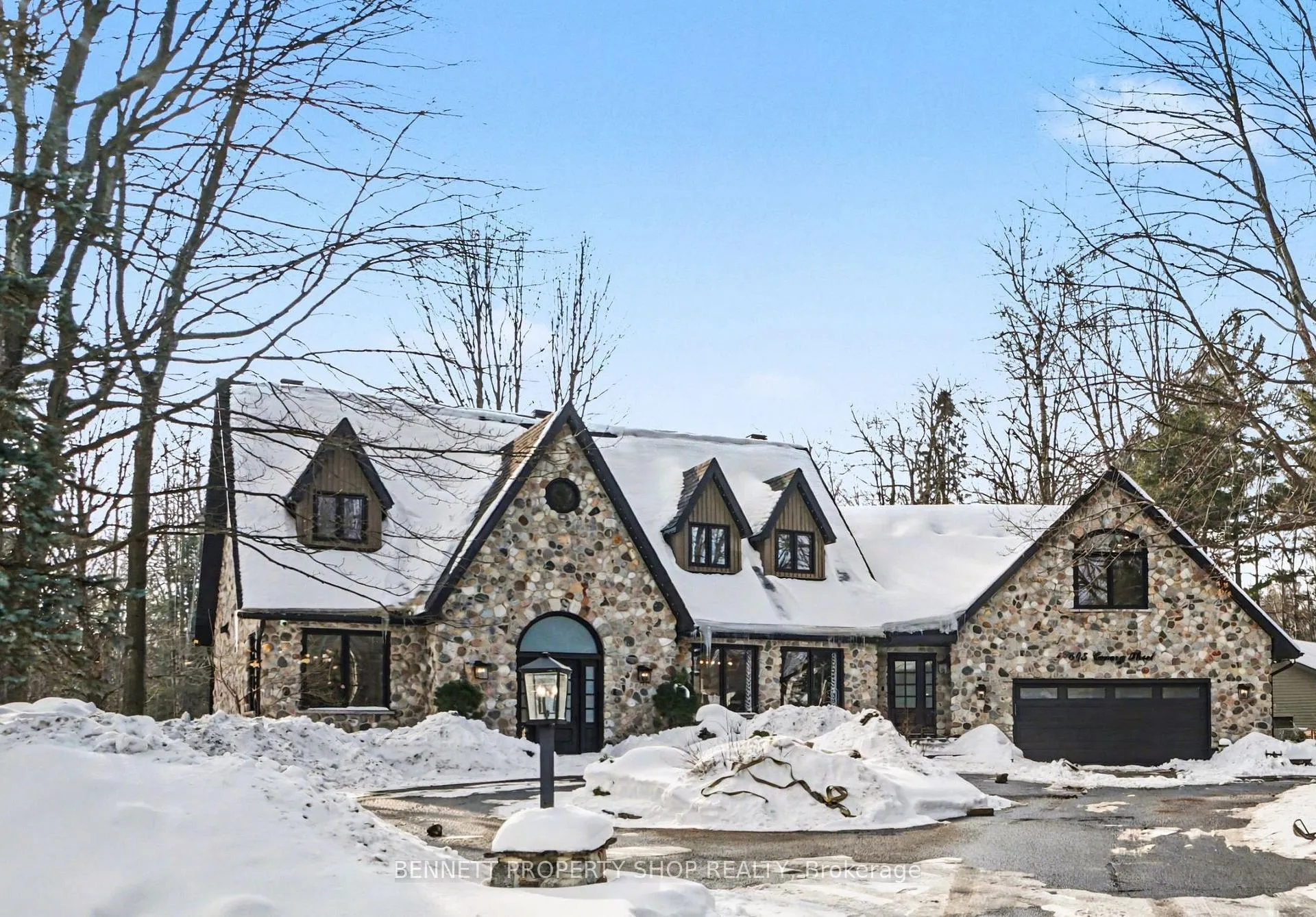 Photo 2 of 645 Canary Street, Ottawa, Navan — HOMEH
