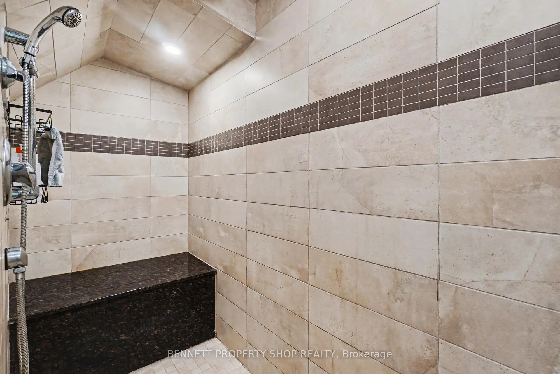 Photo 34 of 645 Canary Street, Ottawa, Navan — HOMEH