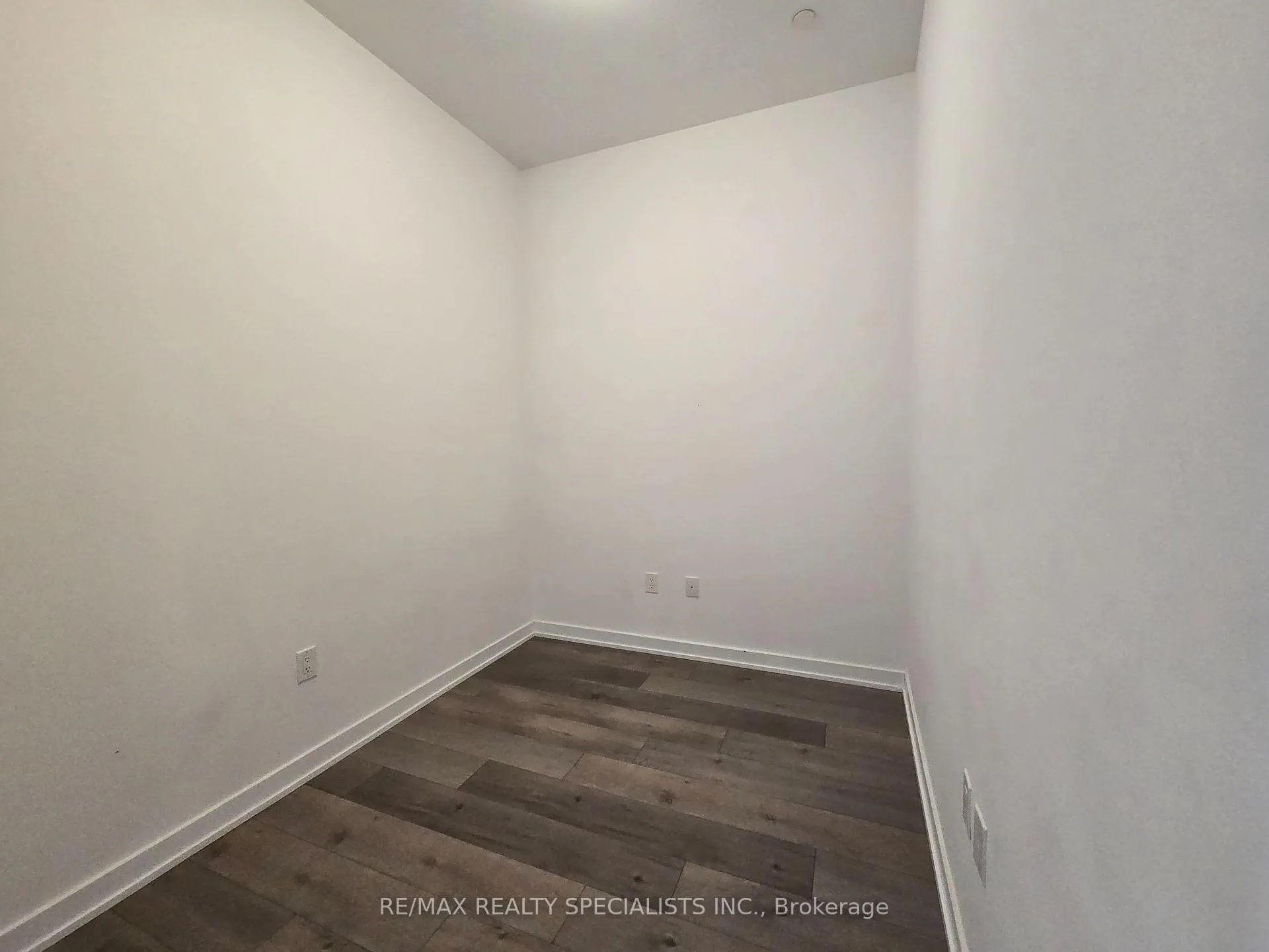 Photo 10 of Unit 317, 60 Honeycrisp Crescent, Vaughan, Vaughan Corporate Centre — HOMEH