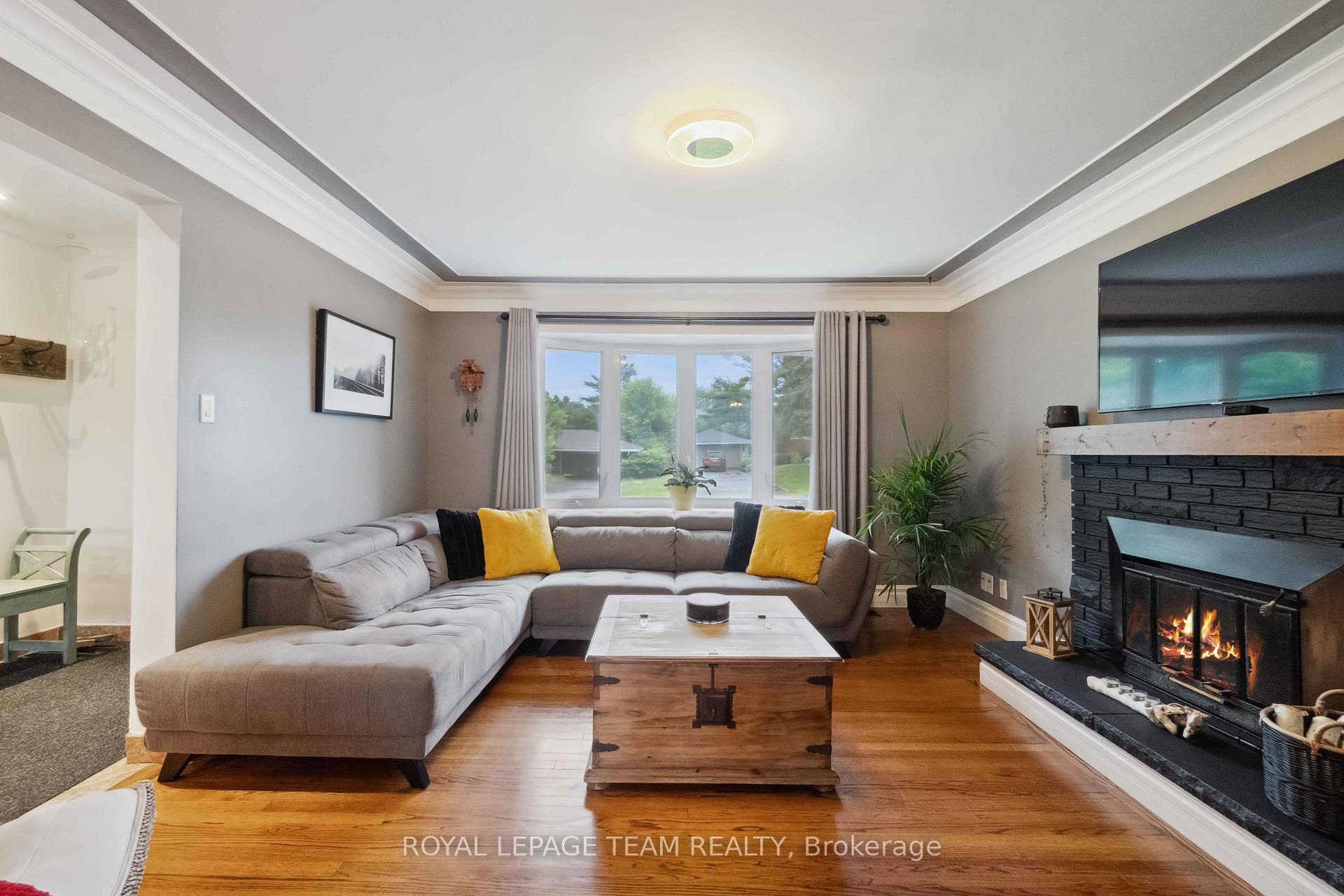 Photo 3 of 80 David Drive, Ottawa, Meadowlands/St. Claire Gardens — HOMEH