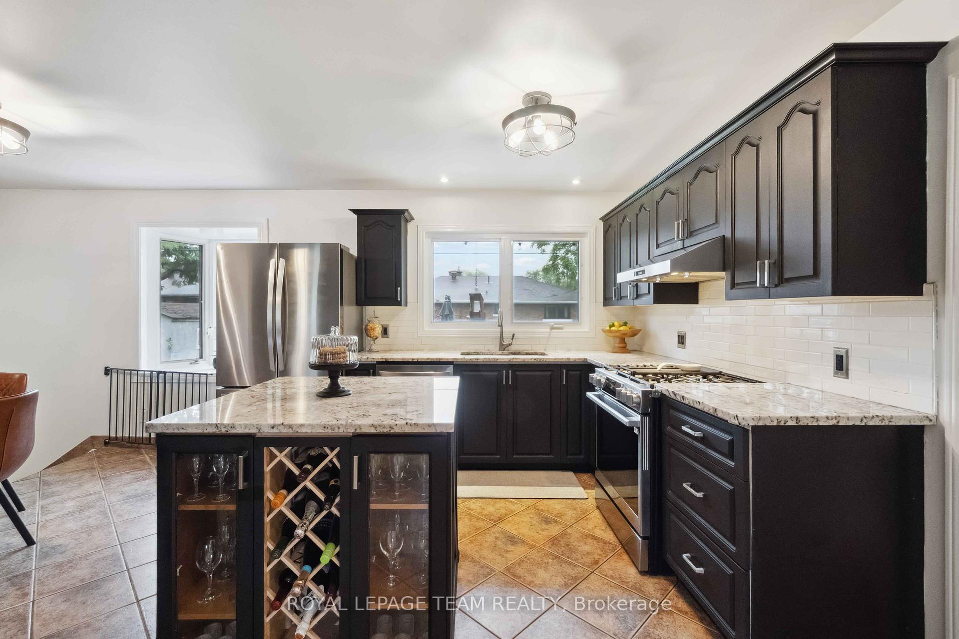 Photo 10 of 80 David Drive, Ottawa, Meadowlands/St. Claire Gardens — HOMEH