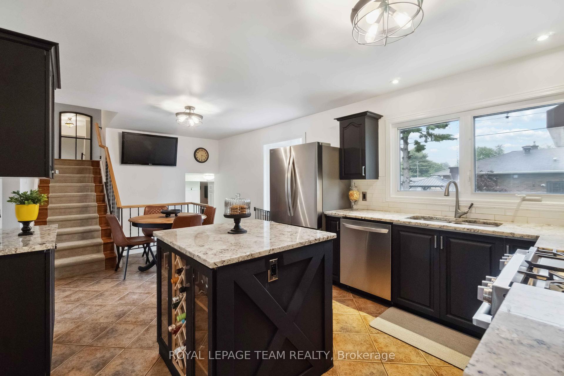 Photo 11 of 80 David Drive, Ottawa, Meadowlands/St. Claire Gardens — HOMEH