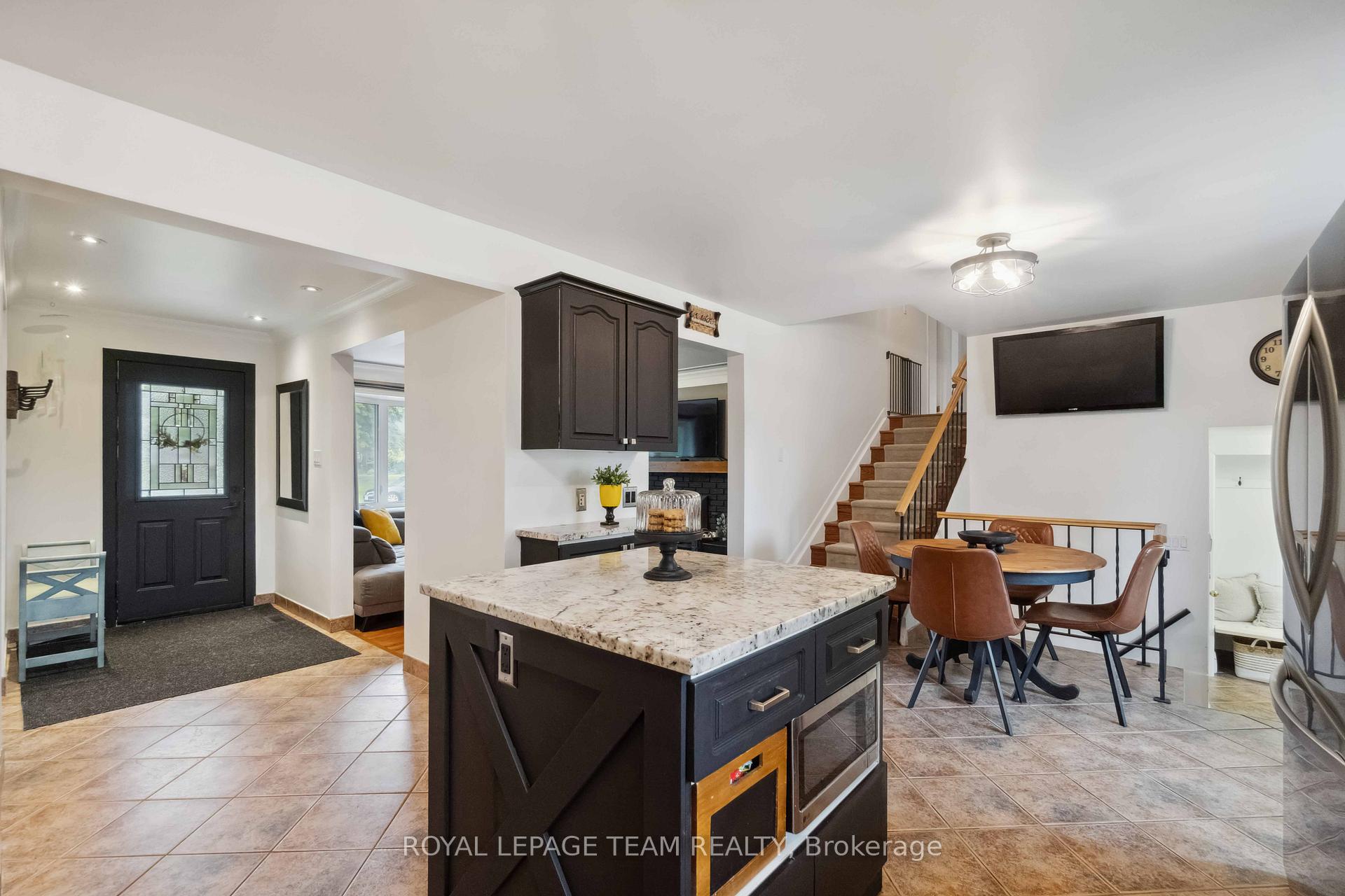 Photo 12 of 80 David Drive, Ottawa, Meadowlands/St. Claire Gardens — HOMEH