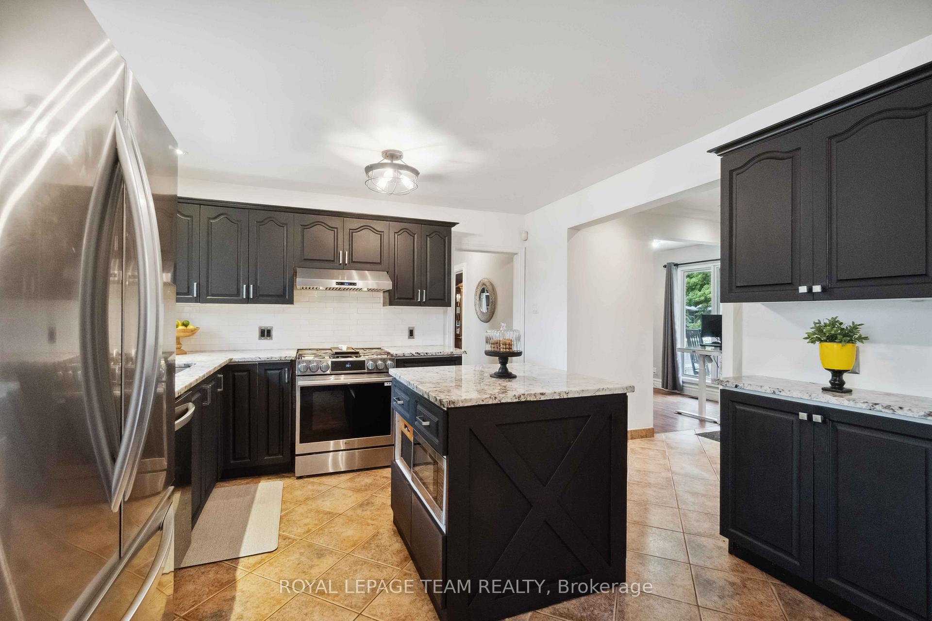 Photo 15 of 80 David Drive, Ottawa, Meadowlands/St. Claire Gardens — HOMEH