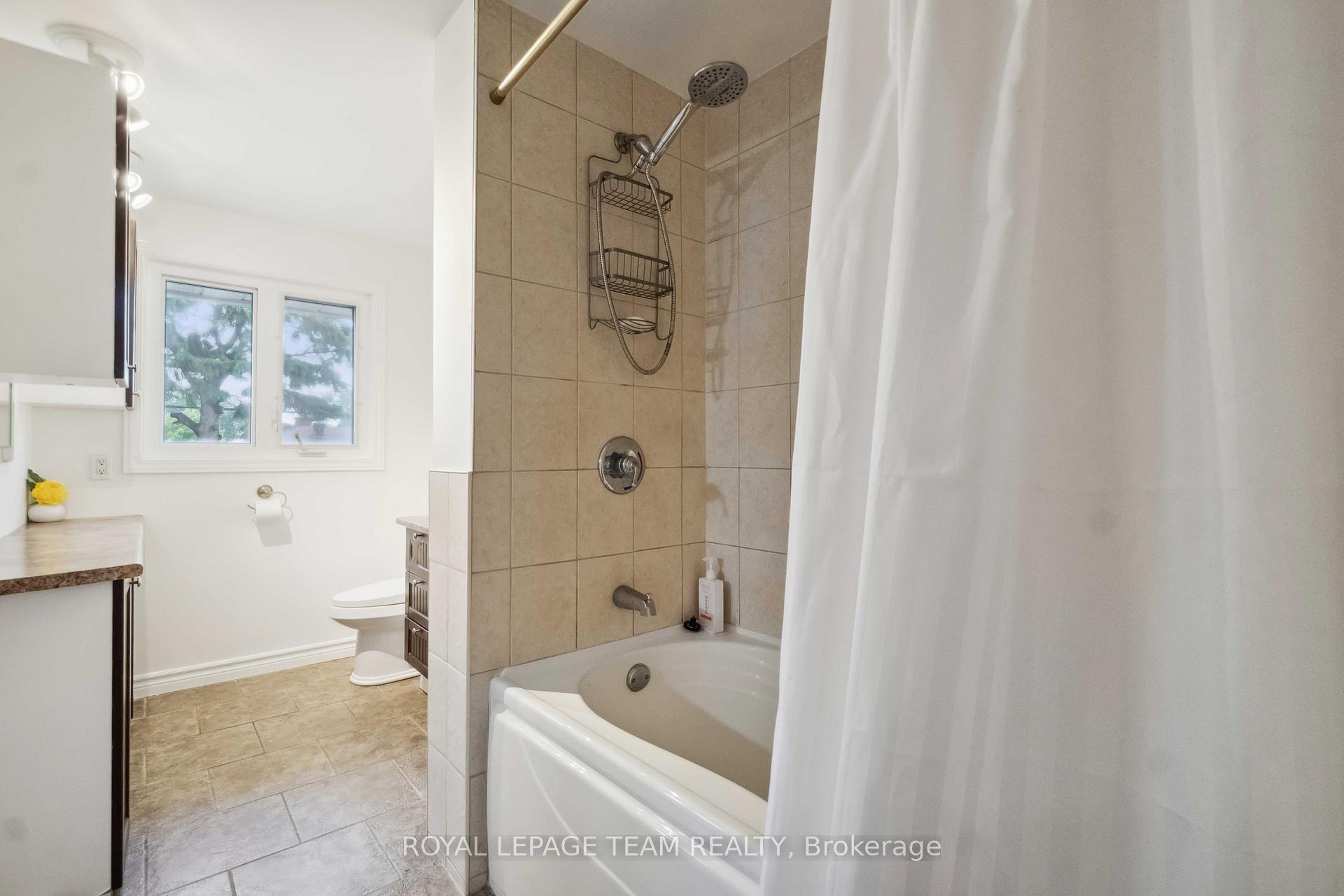 Photo 23 of 80 David Drive, Ottawa, Meadowlands/St. Claire Gardens — HOMEH