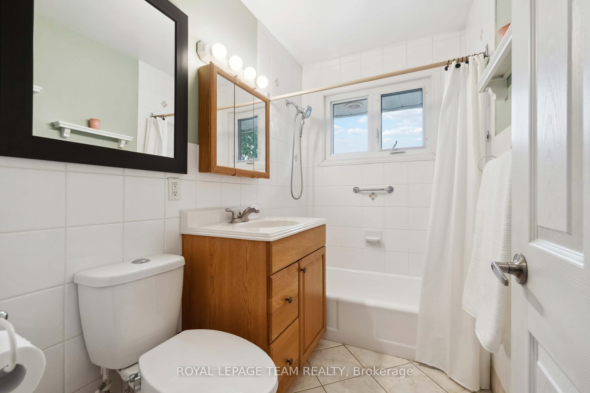 Photo 26 of 80 David Drive, Ottawa, Meadowlands/St. Claire Gardens — HOMEH