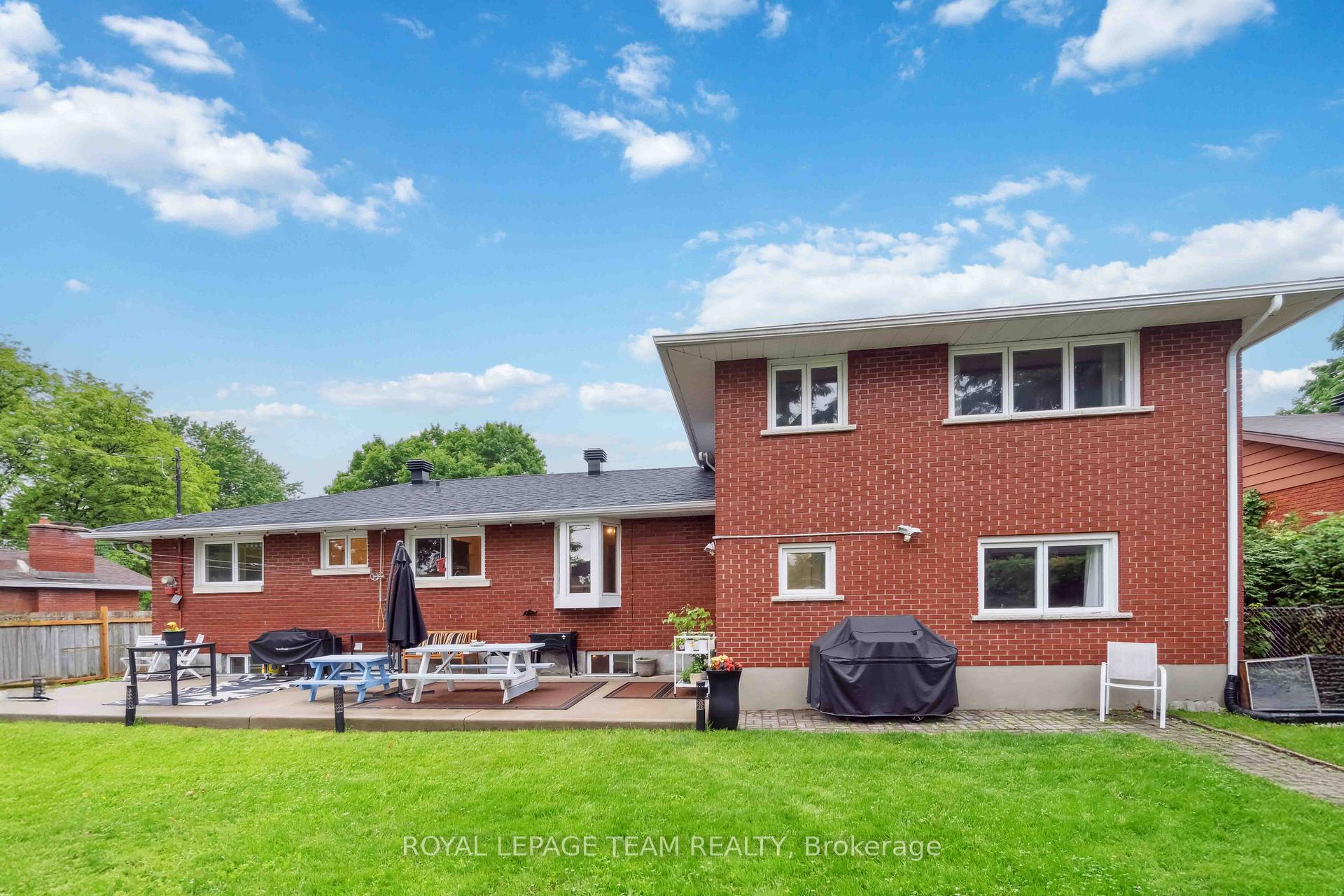 Photo 41 of 80 David Drive, Ottawa, Meadowlands/St. Claire Gardens — HOMEH