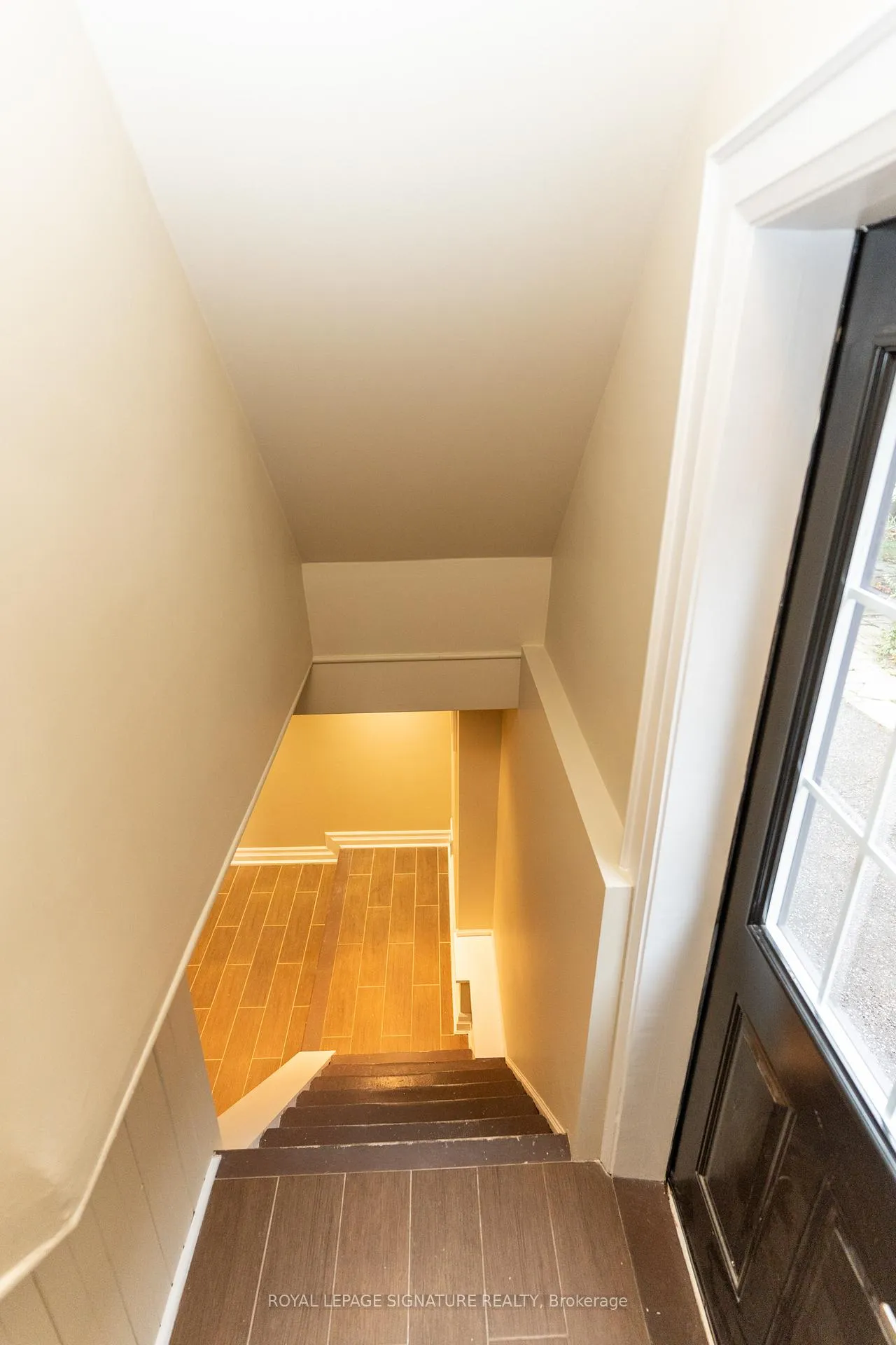 Photo 20 of 184 Lawrence Avenue E, Toronto, Lawrence Park North — HOMEH