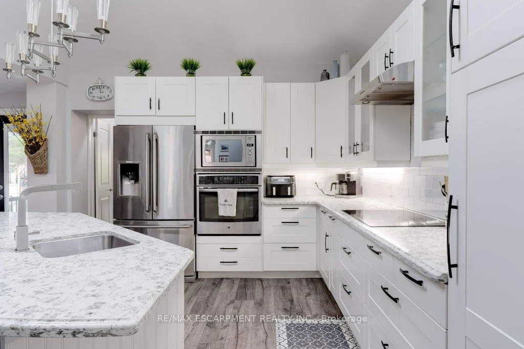 Photo 9 of 7 Homewood Avenue, Hamilton, Kirkendall — HOMEH