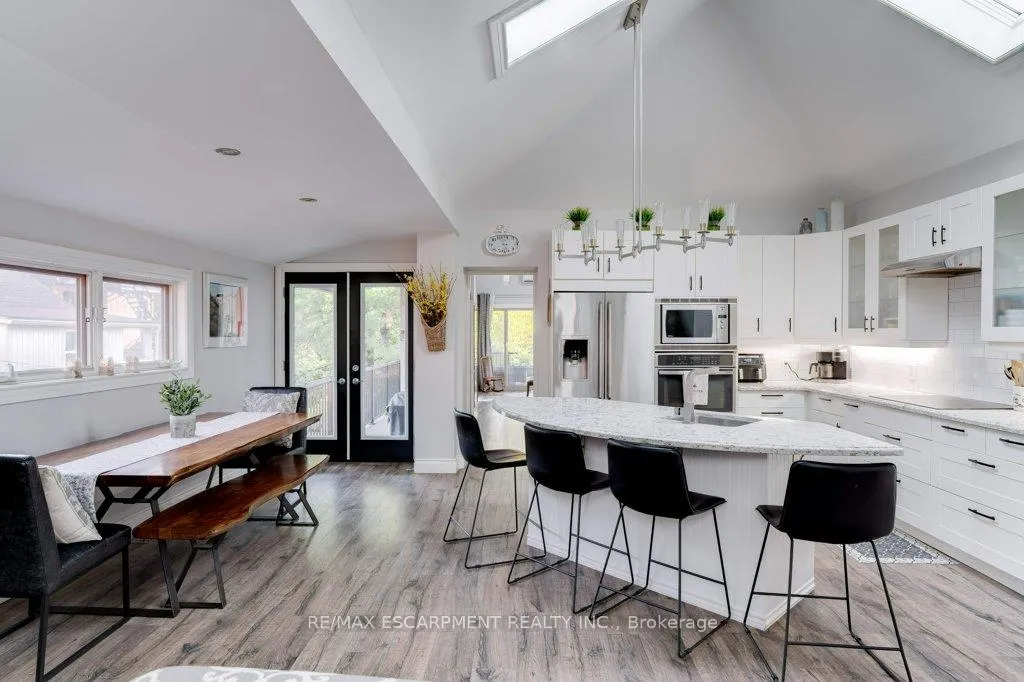 Photo 11 of 7 Homewood Avenue, Hamilton, Kirkendall — HOMEH