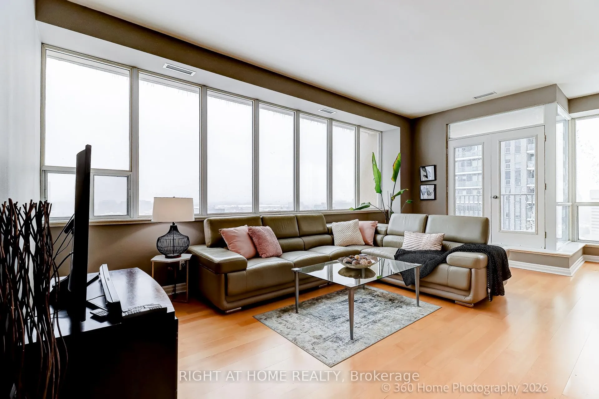 Photo 6 of Unit 1408, 797 Don Mills Road, Toronto, Flemingdon Park — HOMEH